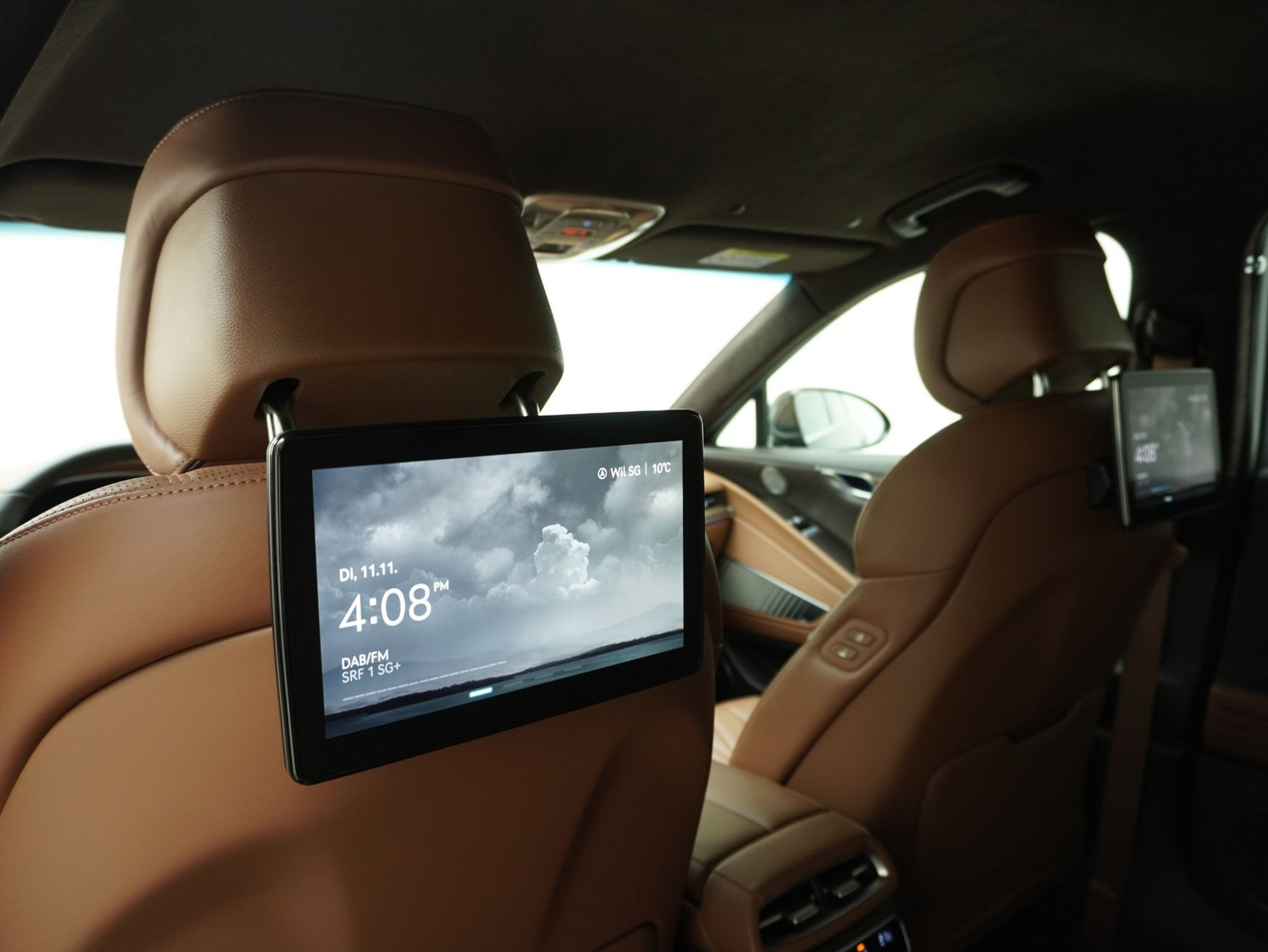 listing desktop thumbnail image 12