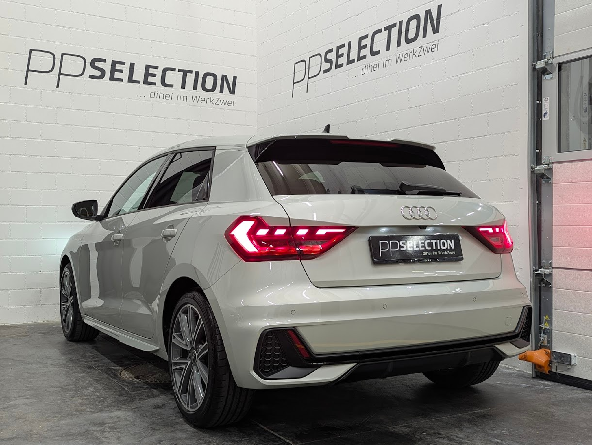 listing desktop thumbnail image 27