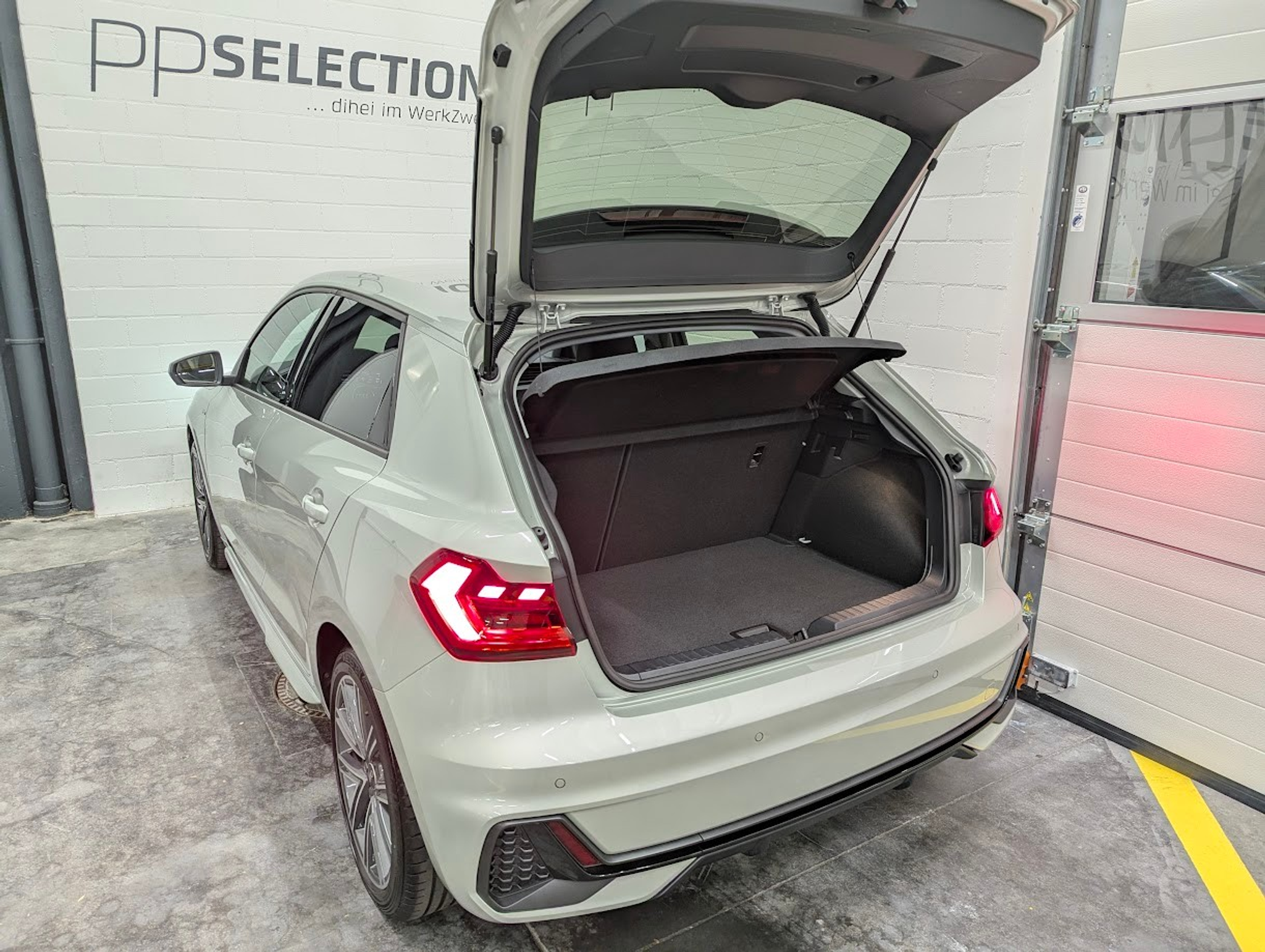 listing desktop thumbnail image 26