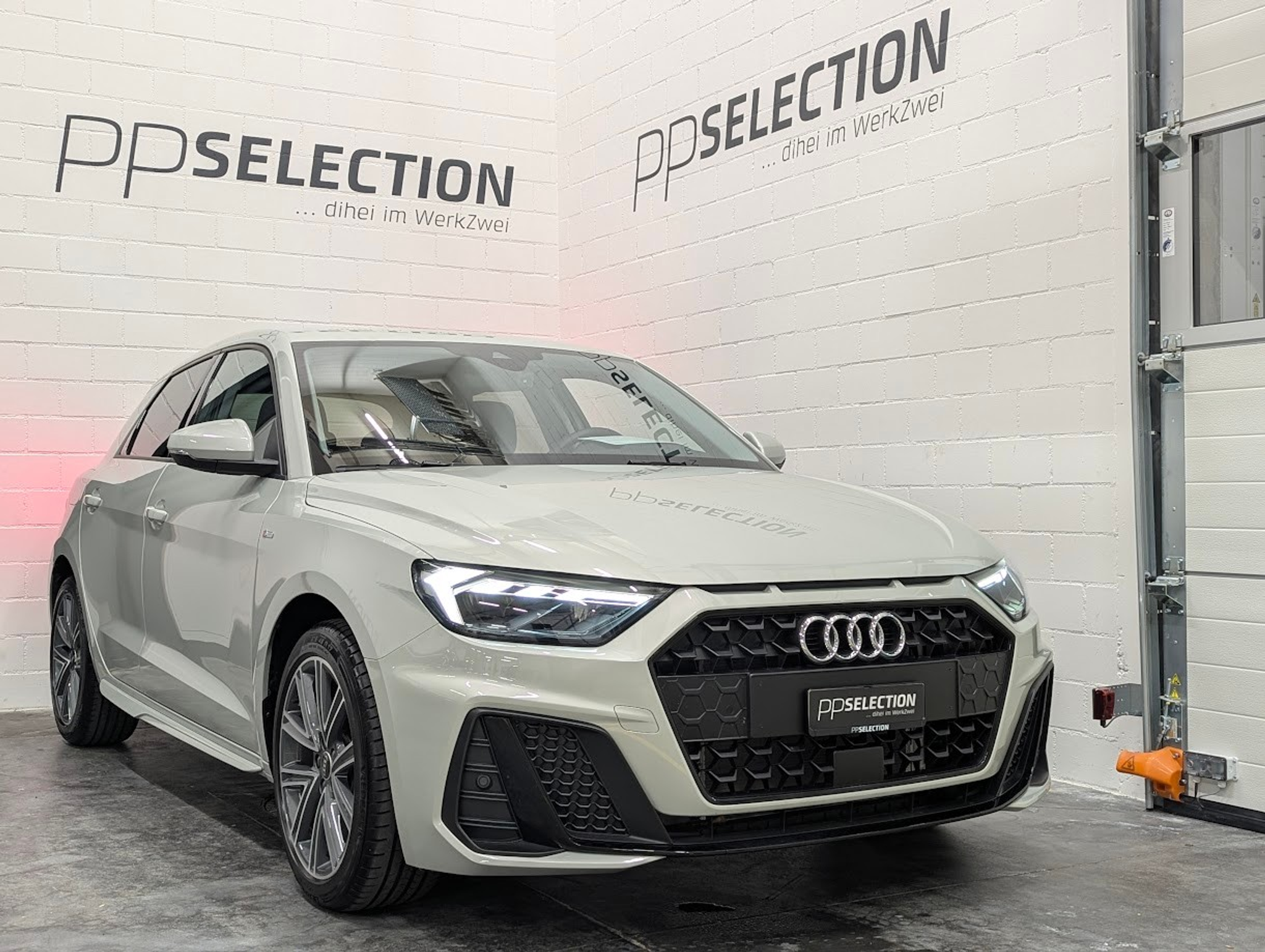 listing desktop thumbnail image 0