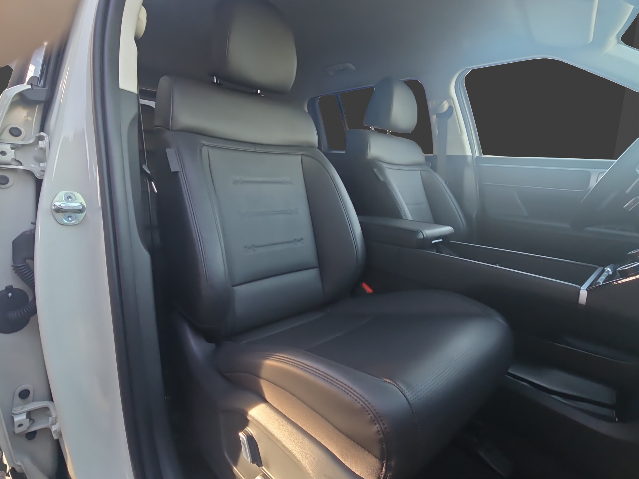 listing desktop thumbnail image 15