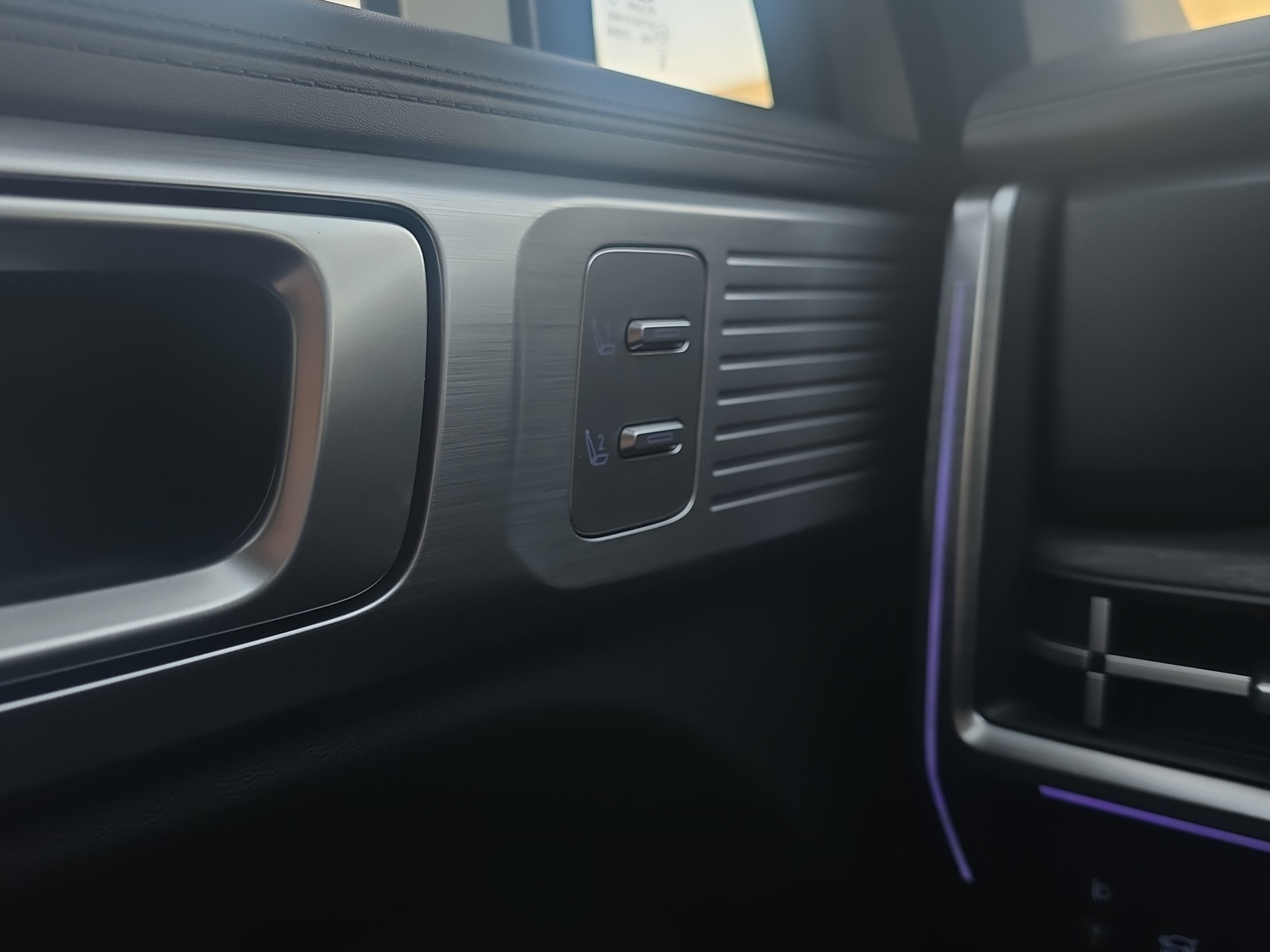 listing desktop thumbnail image 16