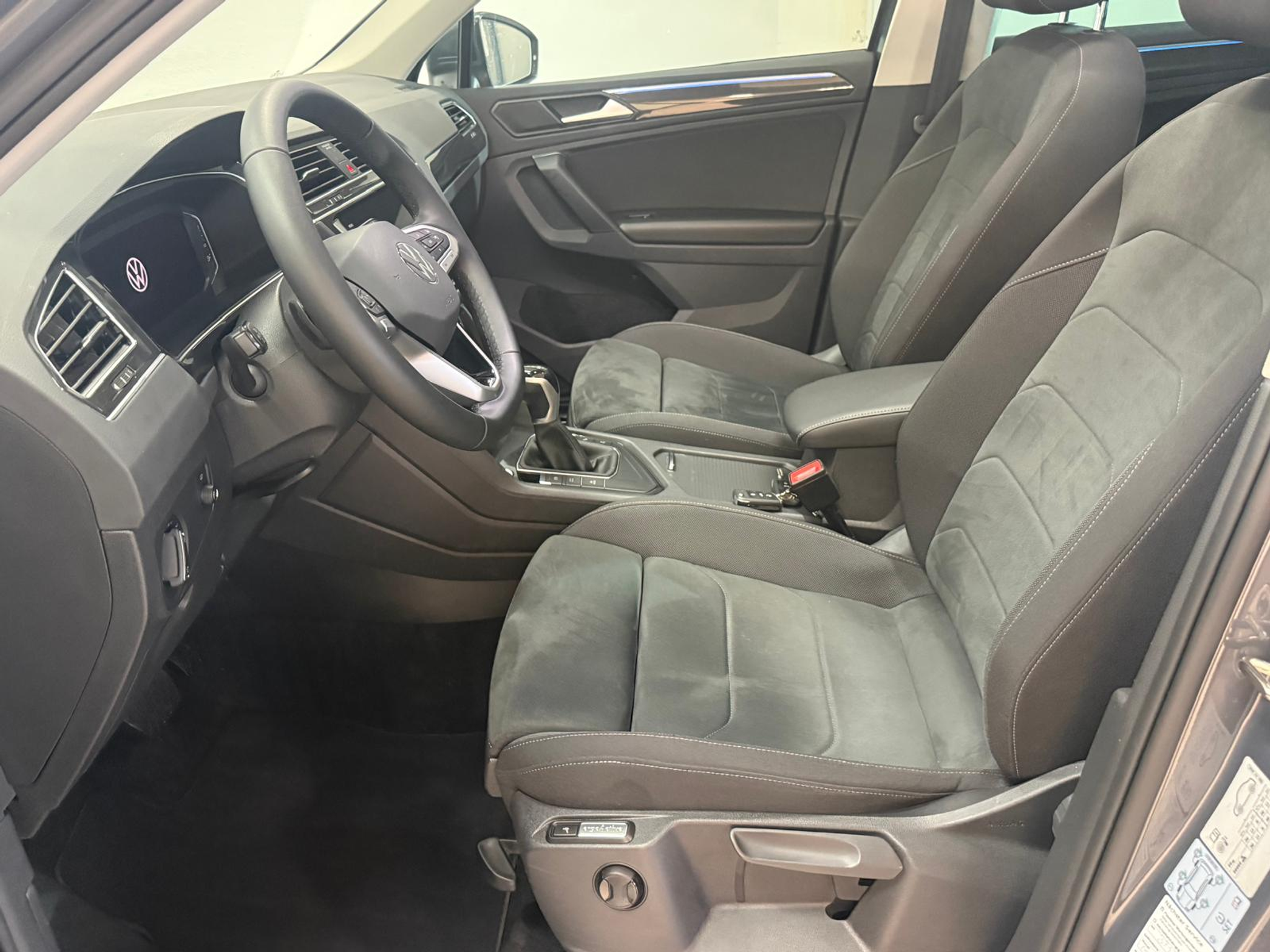 listing desktop thumbnail image 10