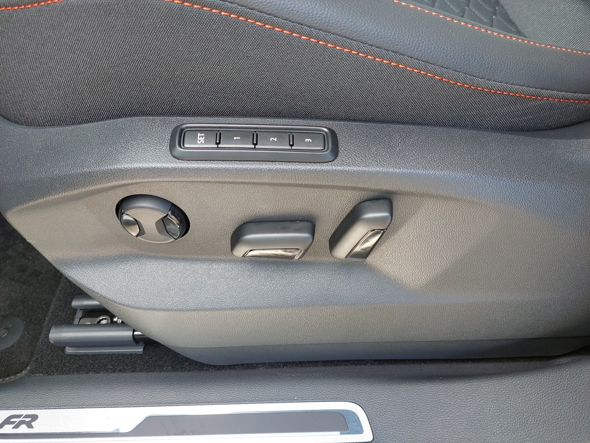 listing desktop thumbnail image 10