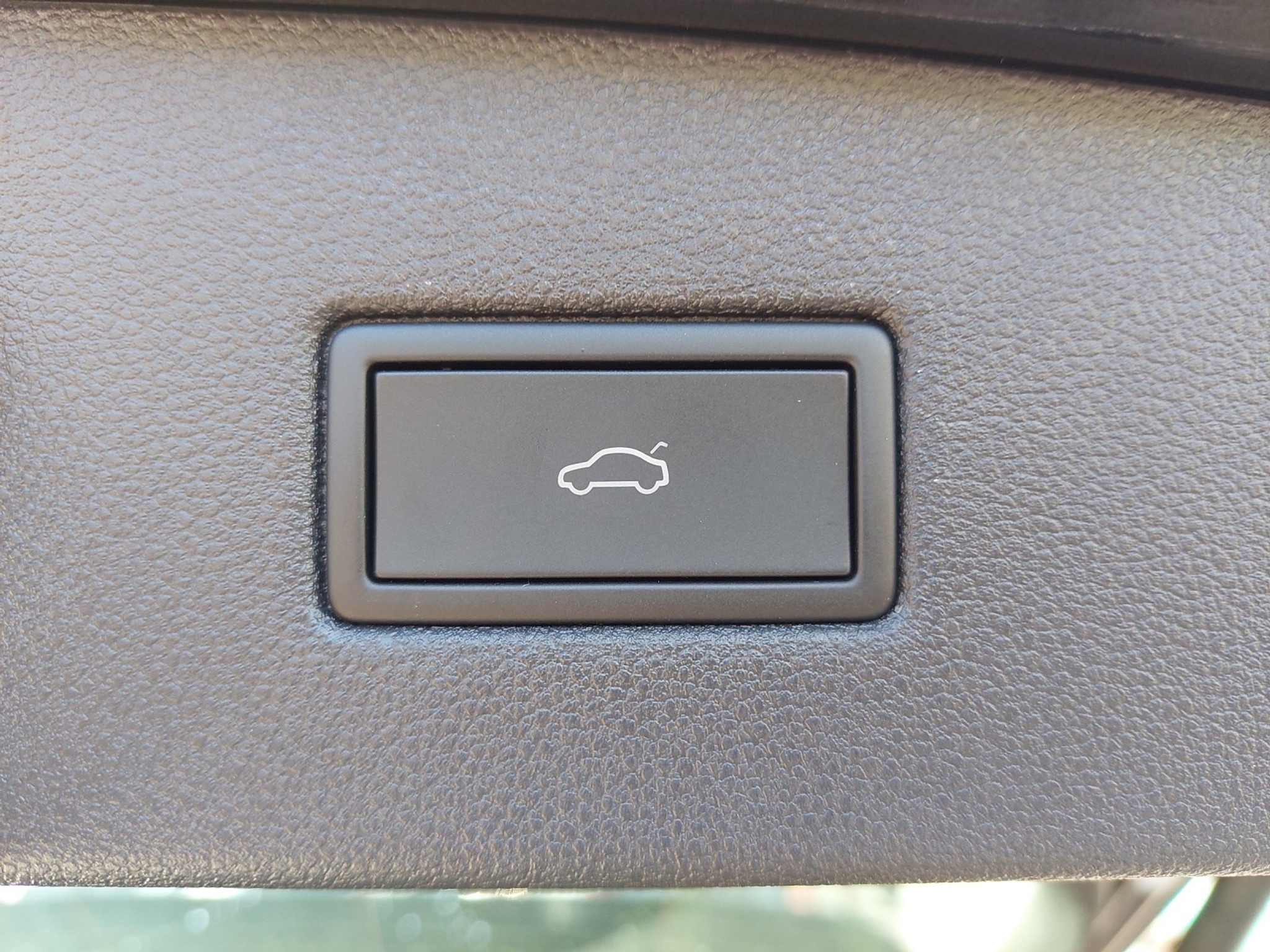 listing desktop thumbnail image 9