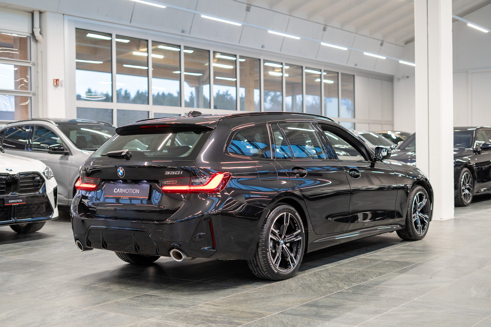 listing desktop thumbnail image 3