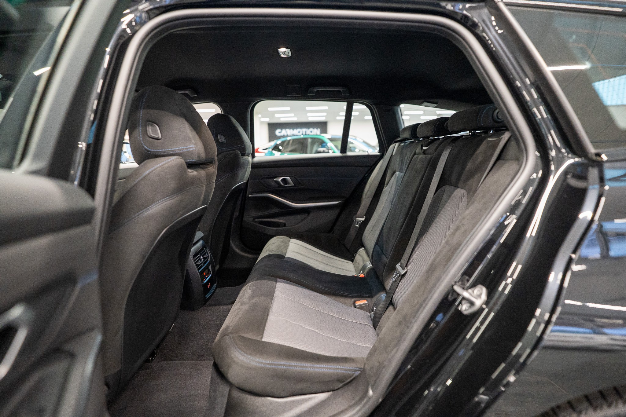 listing desktop thumbnail image 11