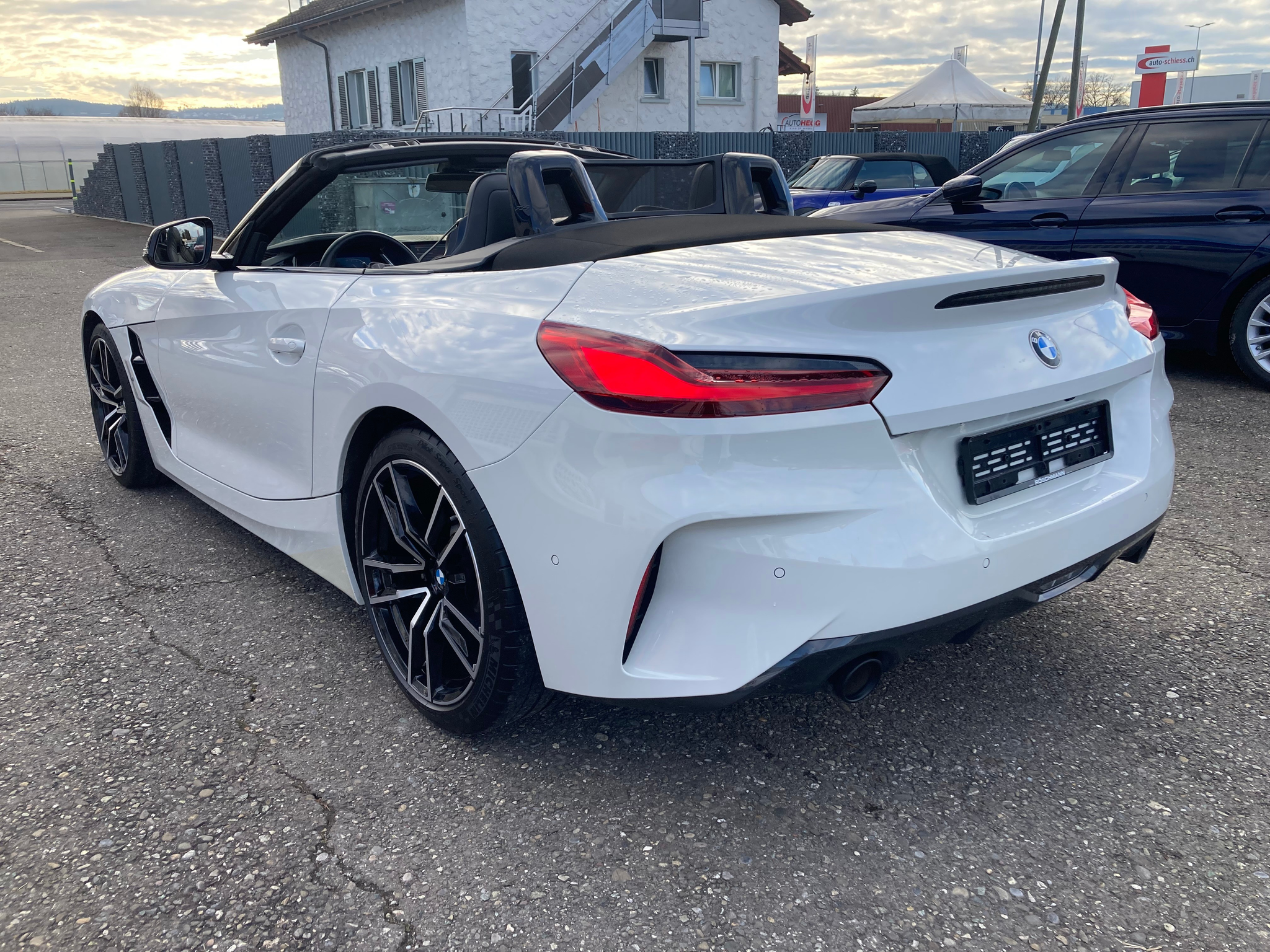 listing desktop thumbnail image 4