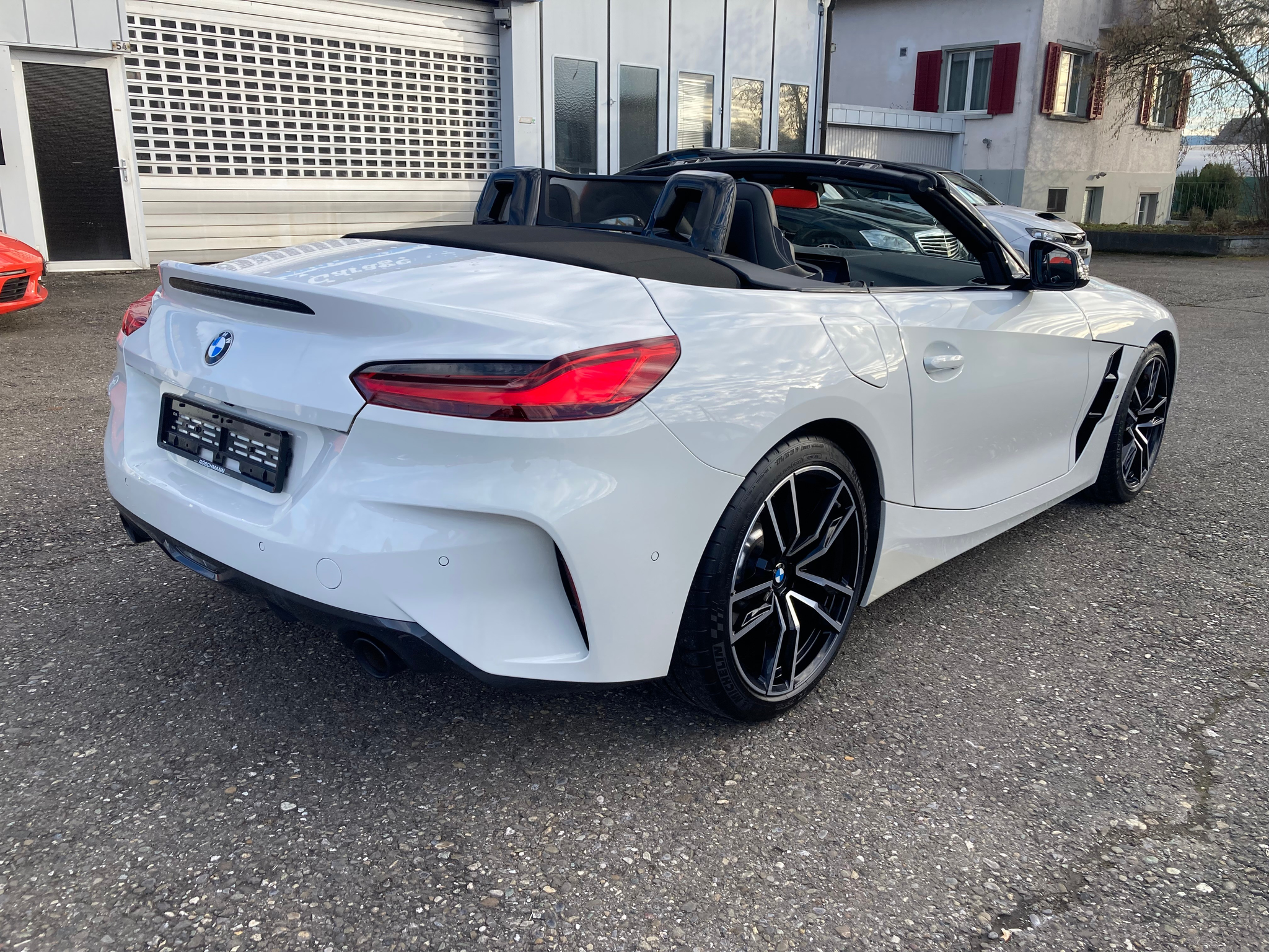 listing desktop thumbnail image 5