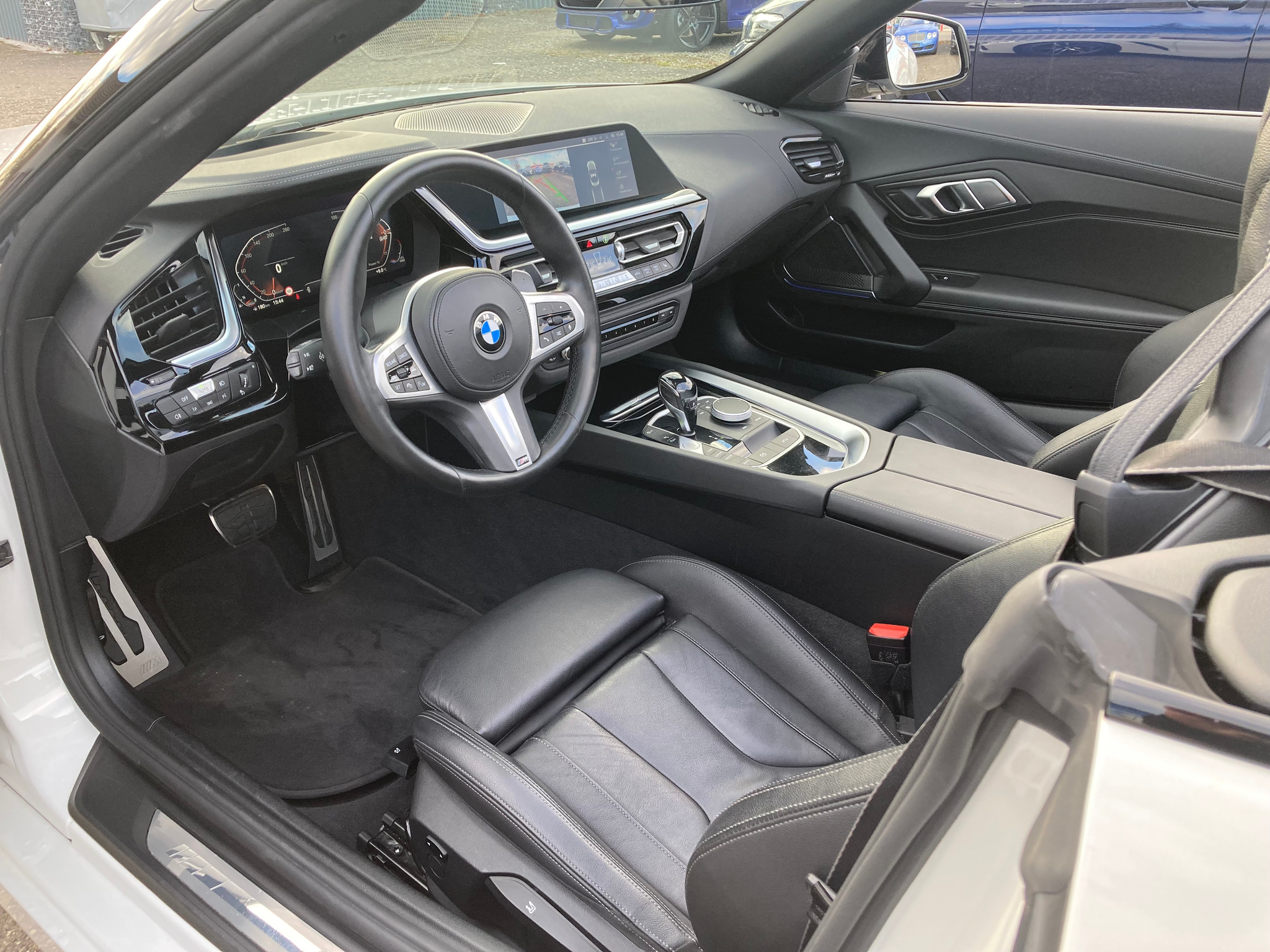 listing desktop thumbnail image 6