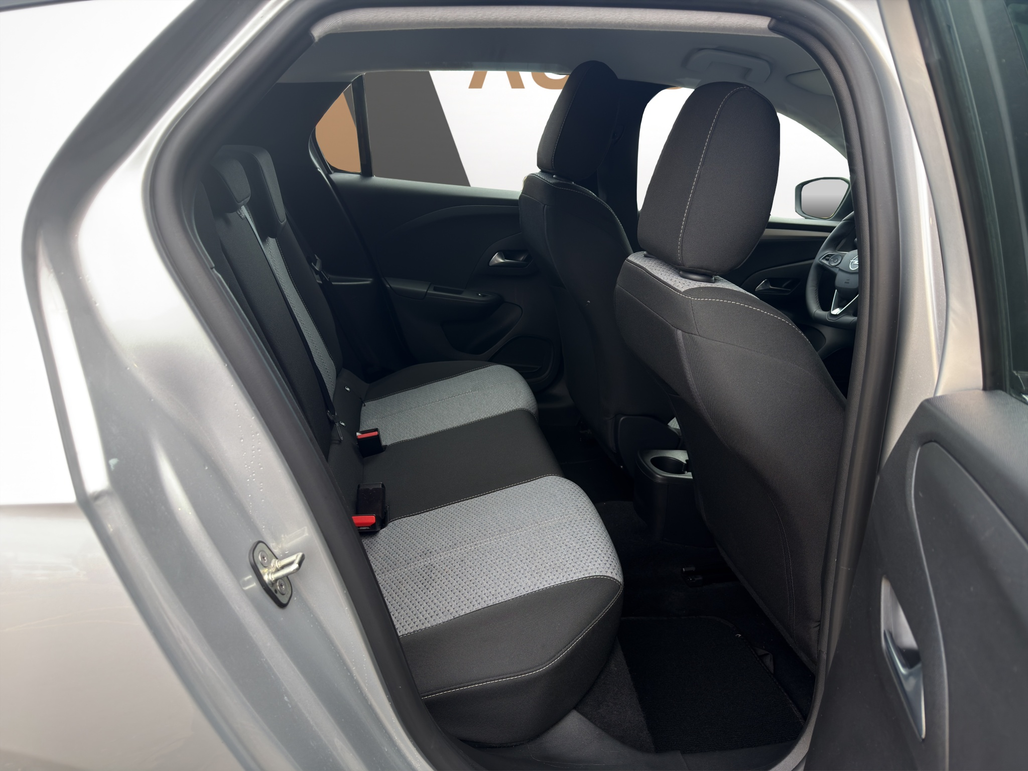 listing desktop thumbnail image 11