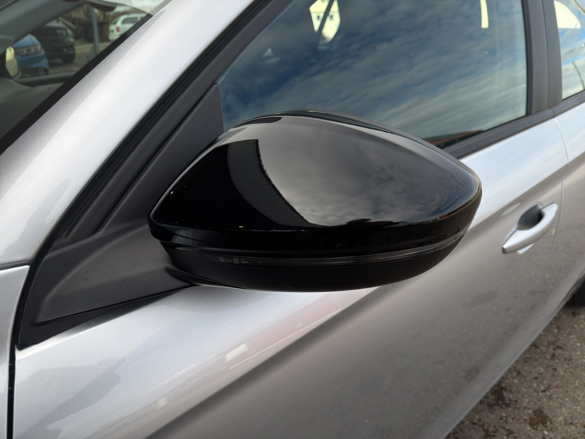 listing desktop thumbnail image 20