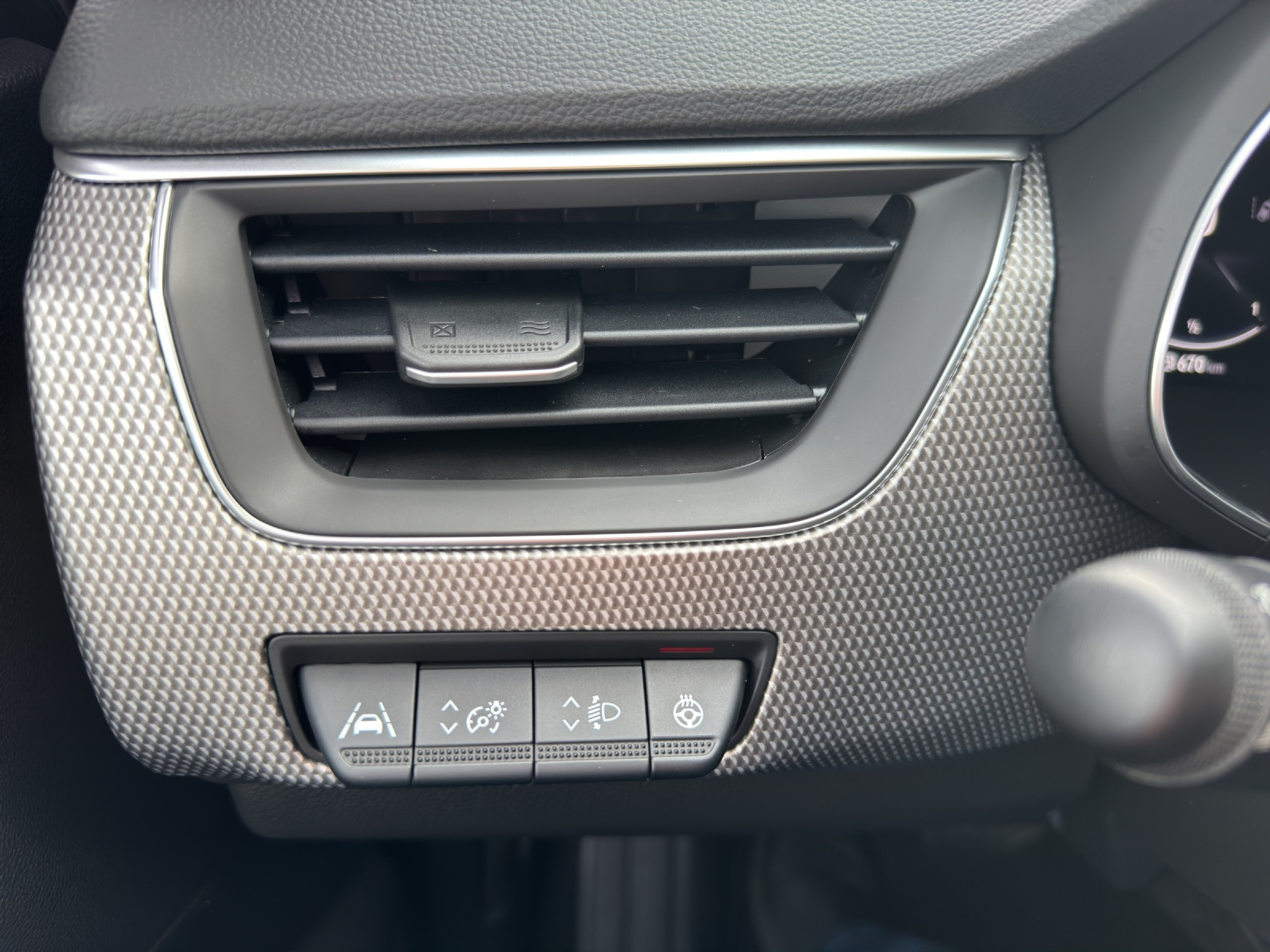 listing desktop thumbnail image 27