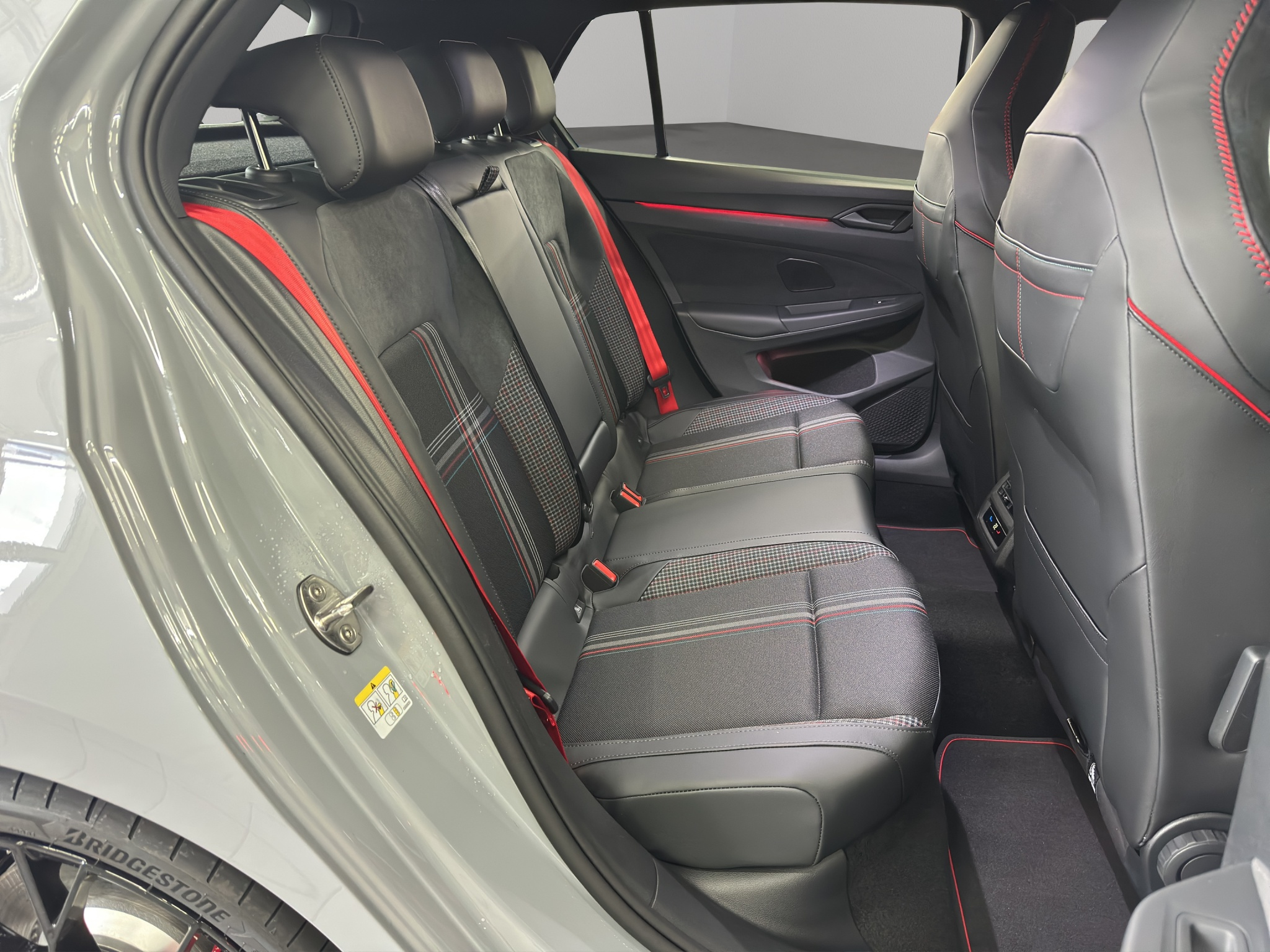 listing desktop thumbnail image 10