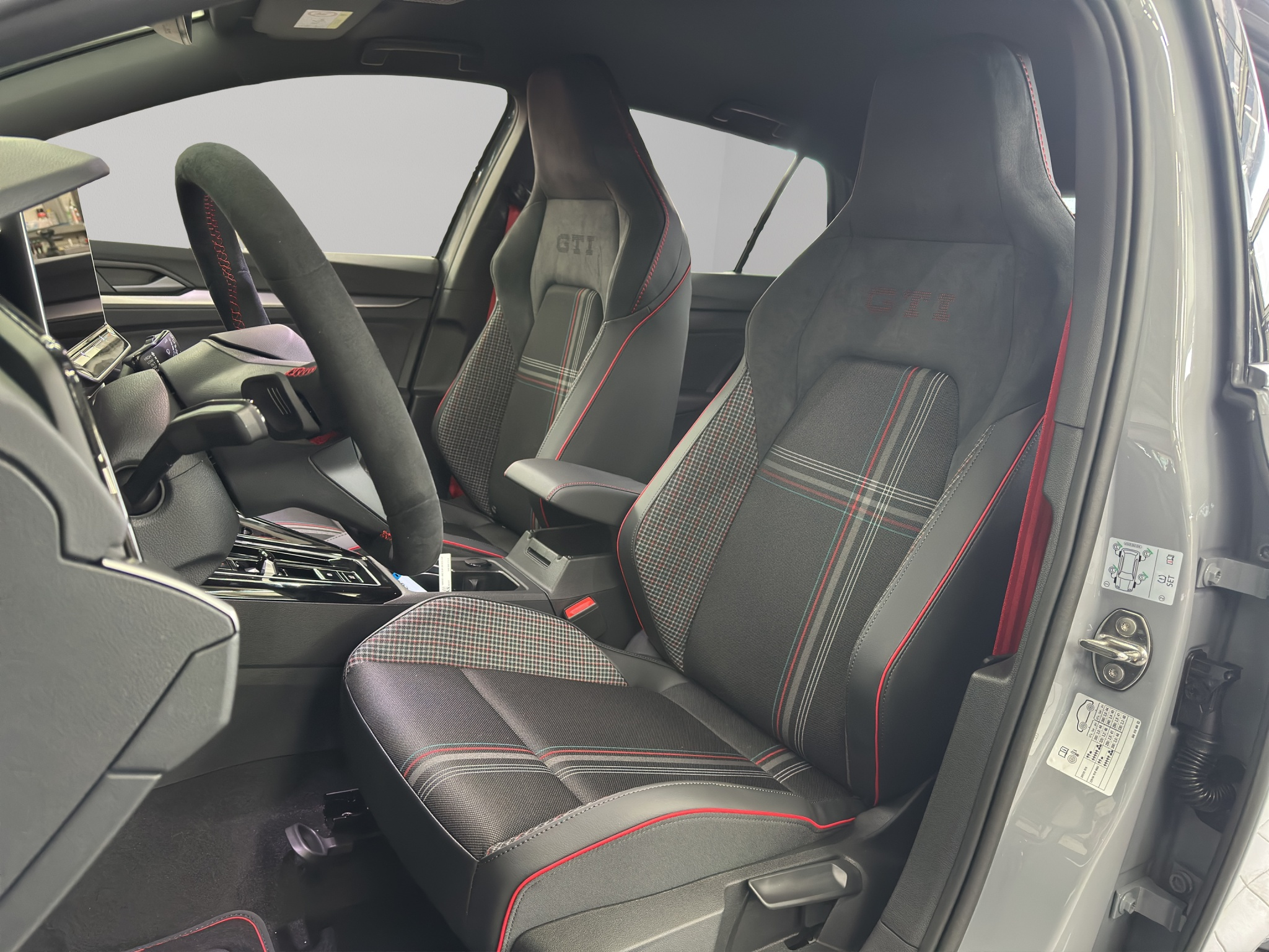 listing desktop thumbnail image 8