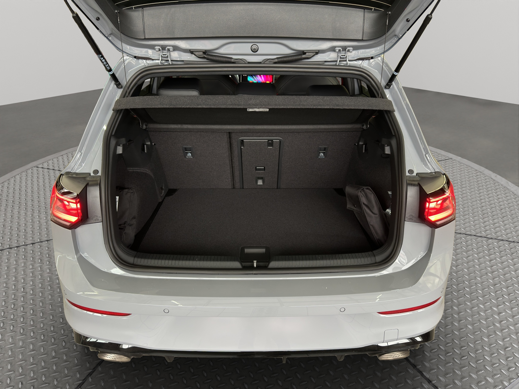 listing desktop thumbnail image 15