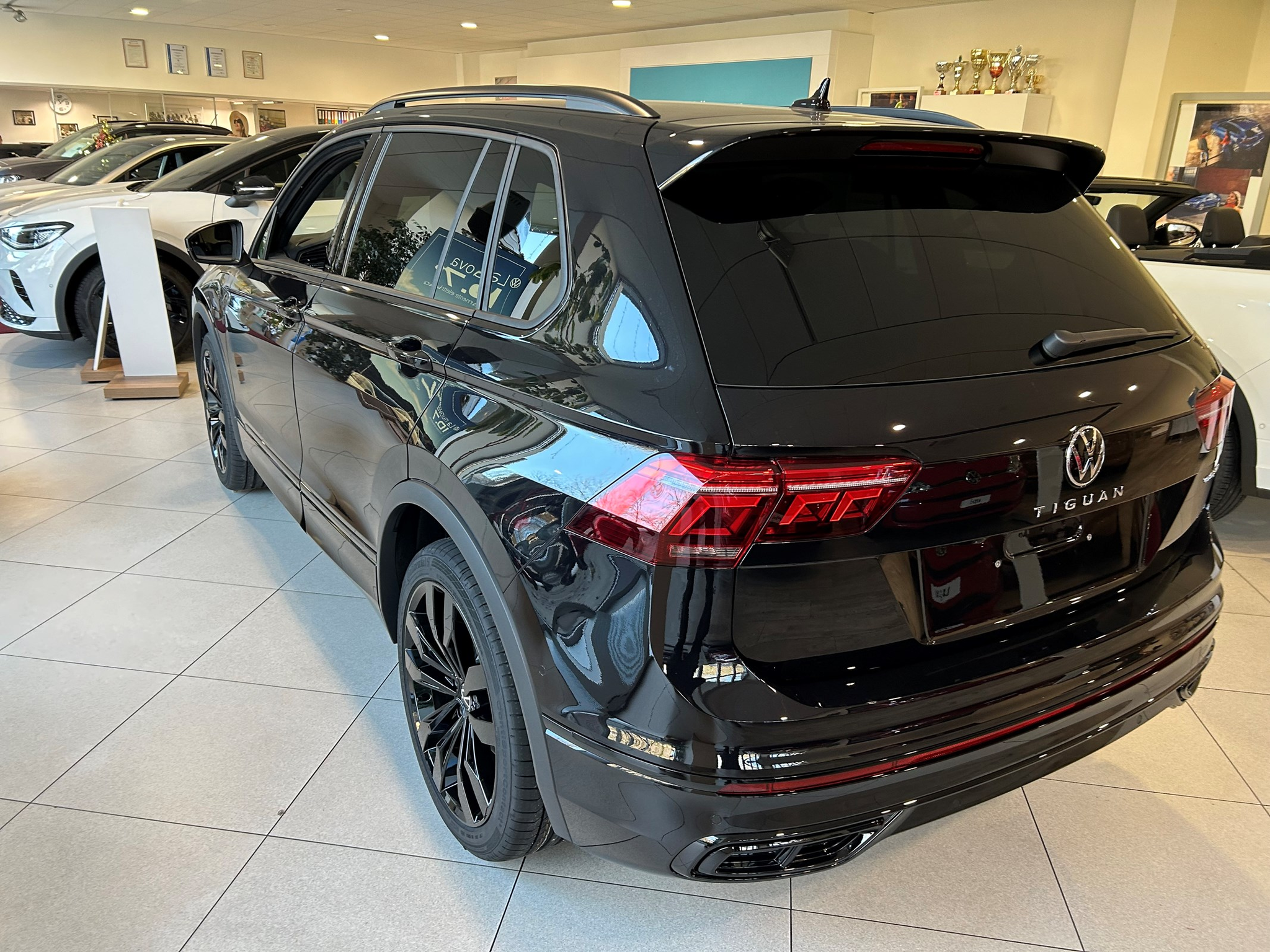 listing desktop thumbnail image 3