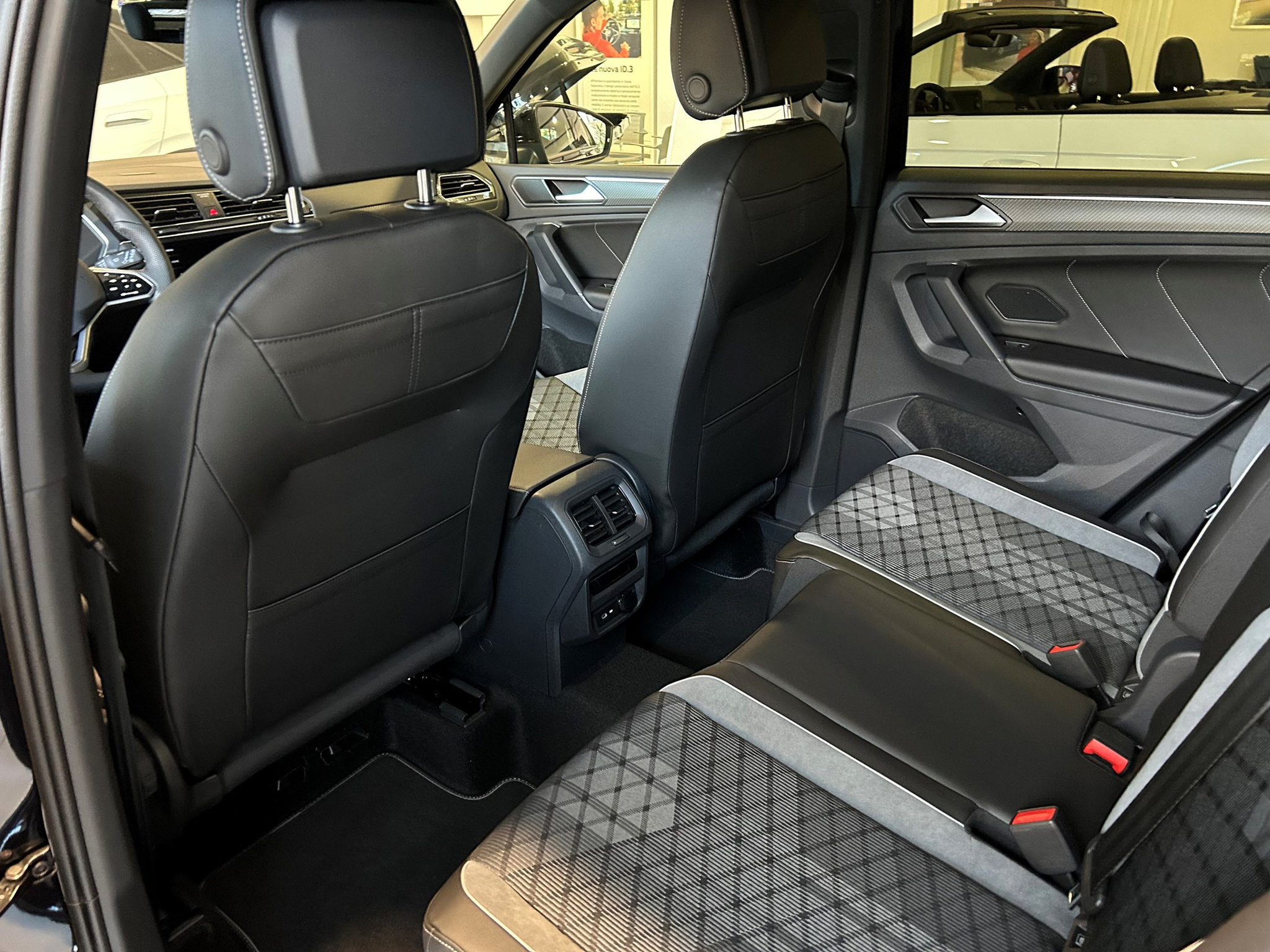 listing desktop thumbnail image 15