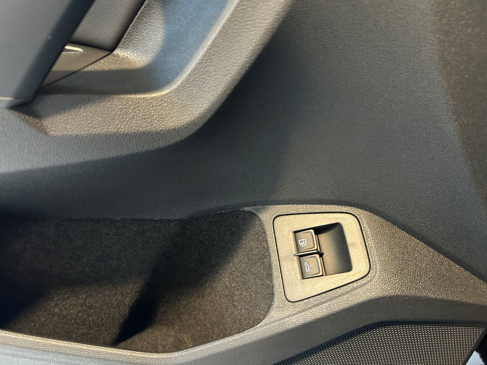 listing desktop thumbnail image 18