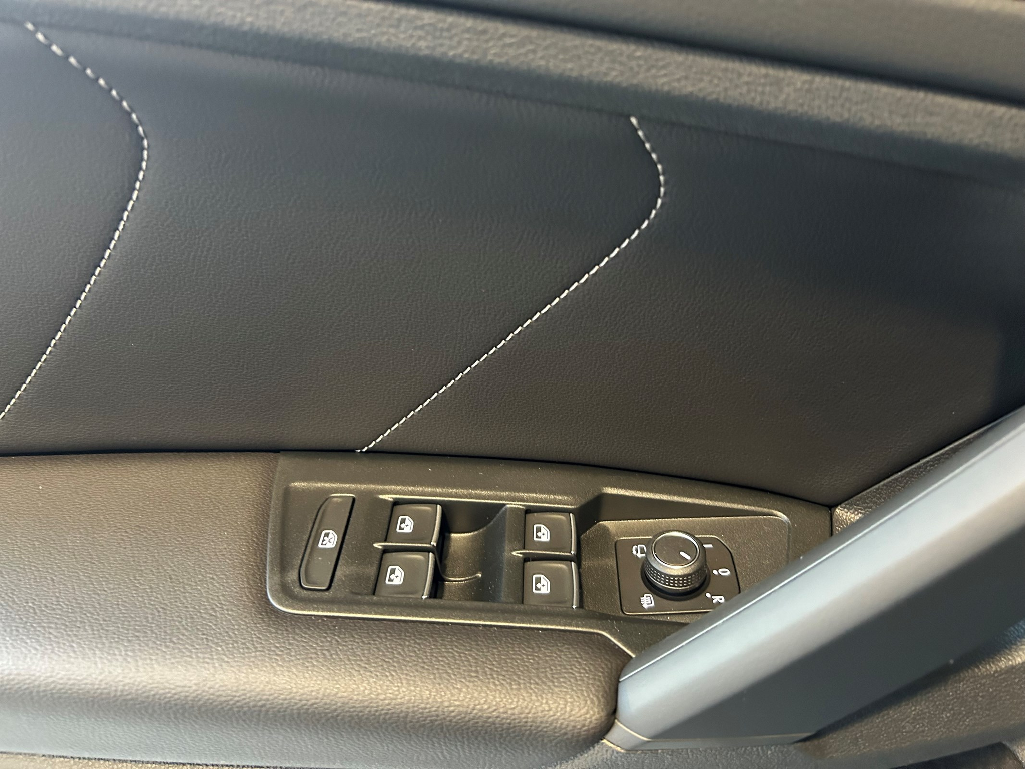 listing desktop thumbnail image 19