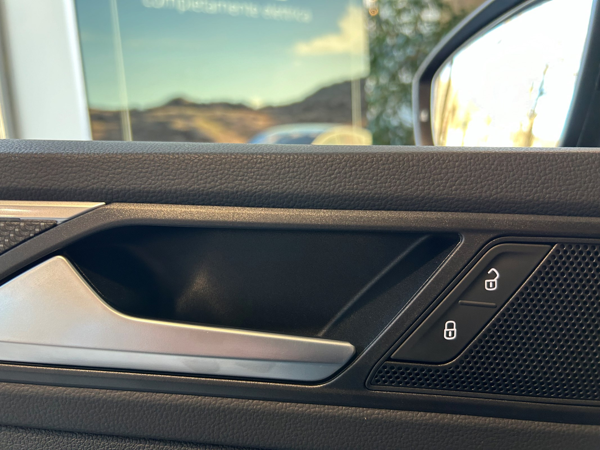 listing desktop thumbnail image 20