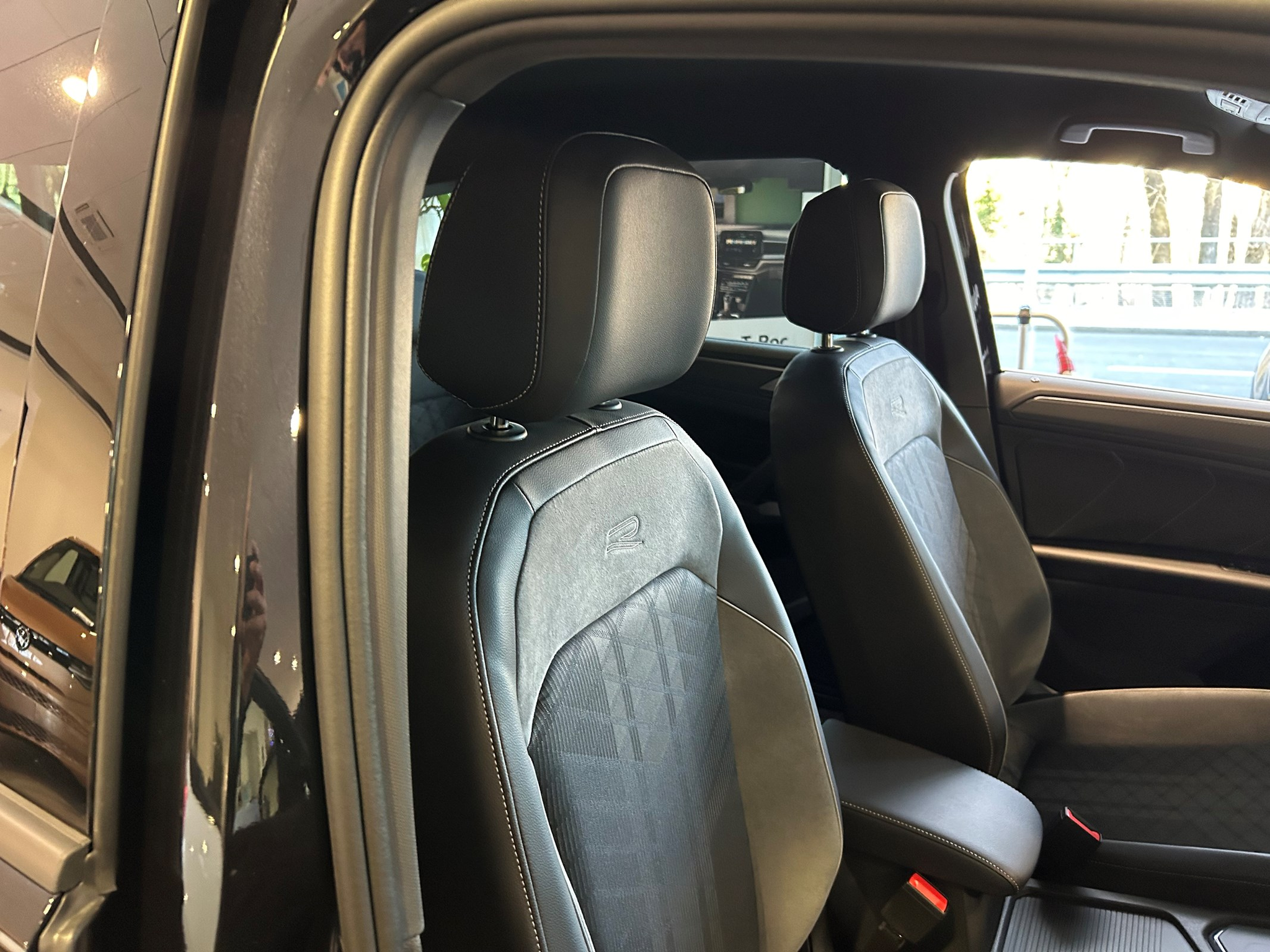 listing desktop thumbnail image 7