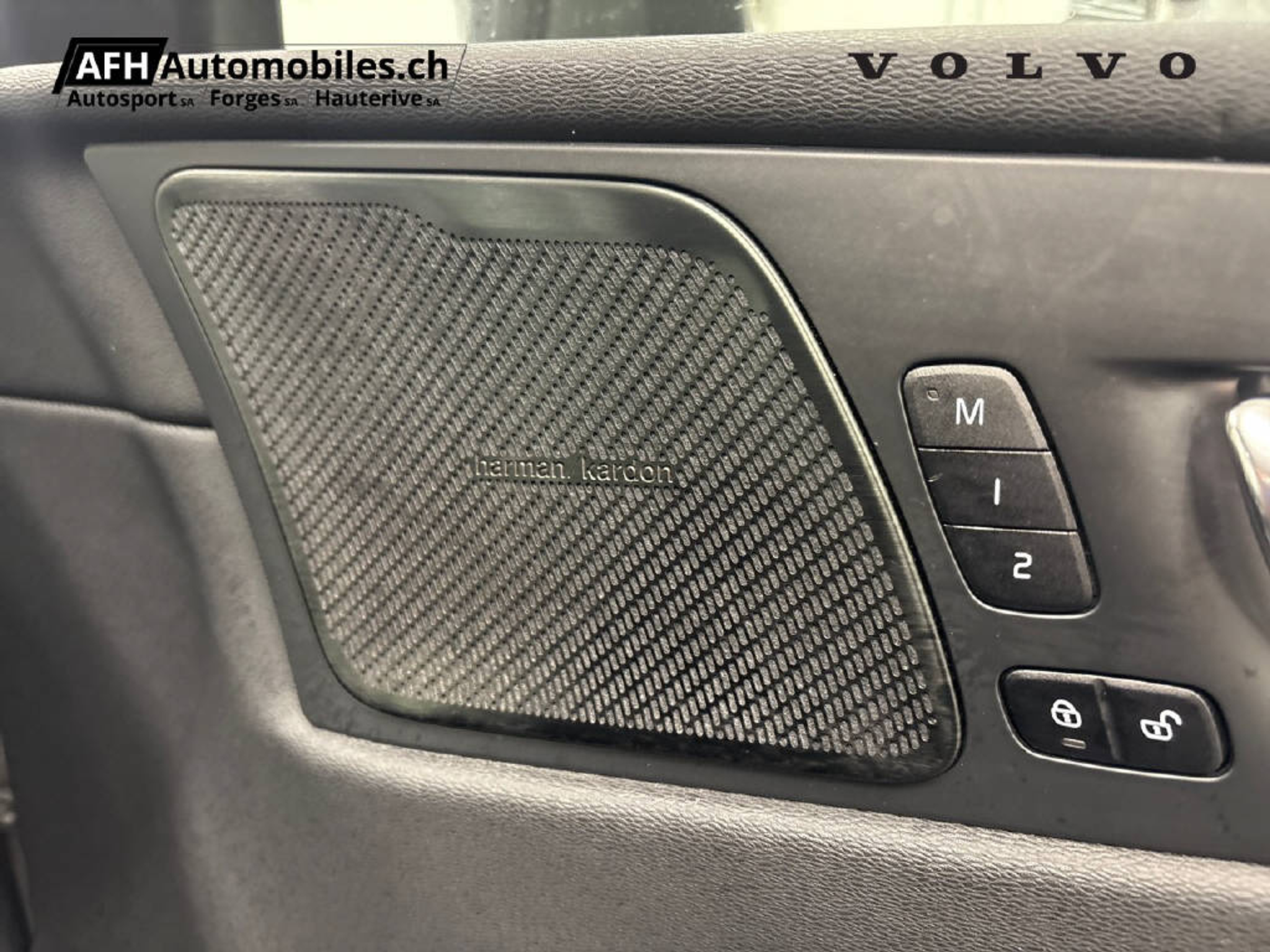 listing desktop thumbnail image 15