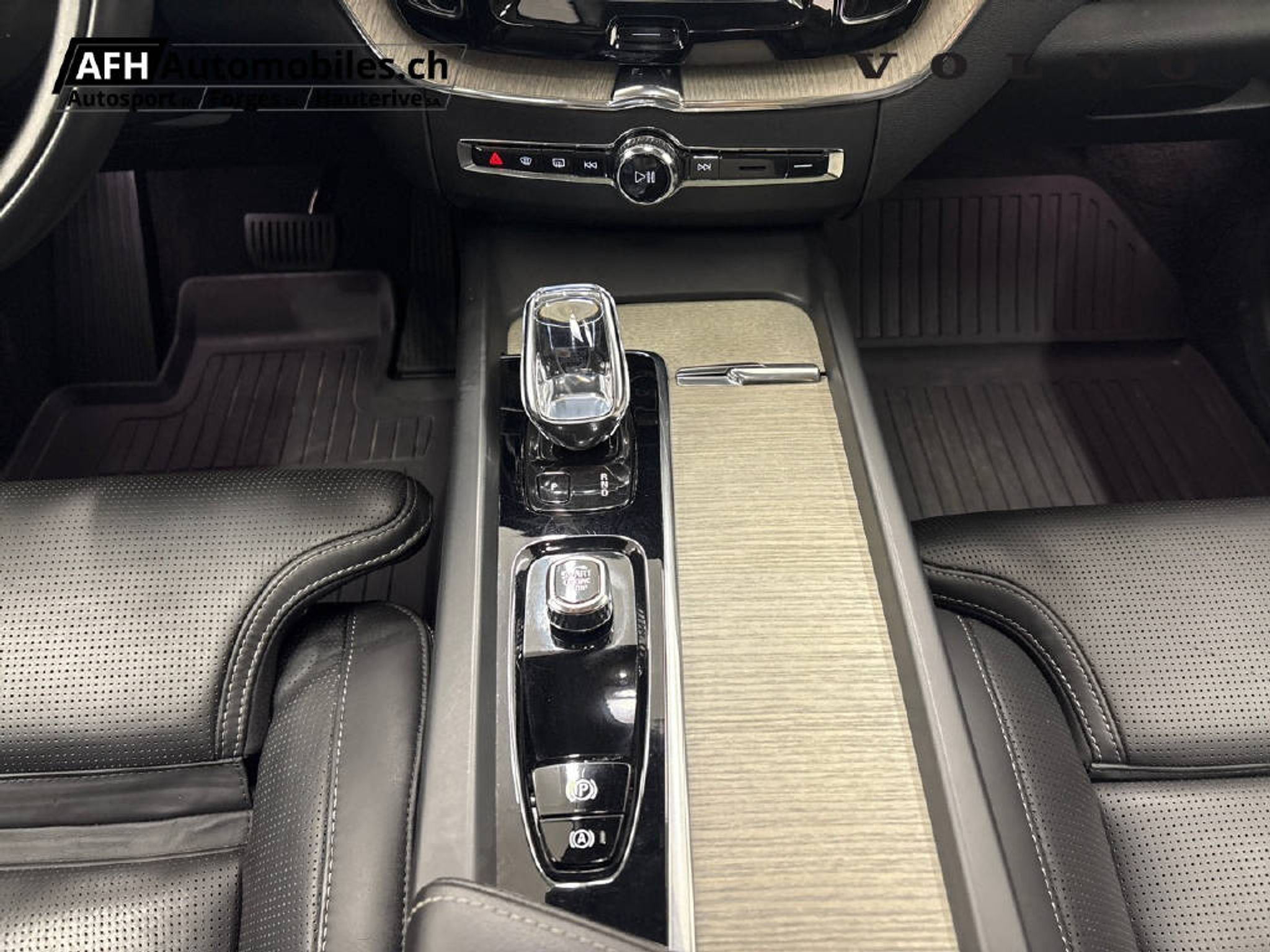 listing desktop thumbnail image 11