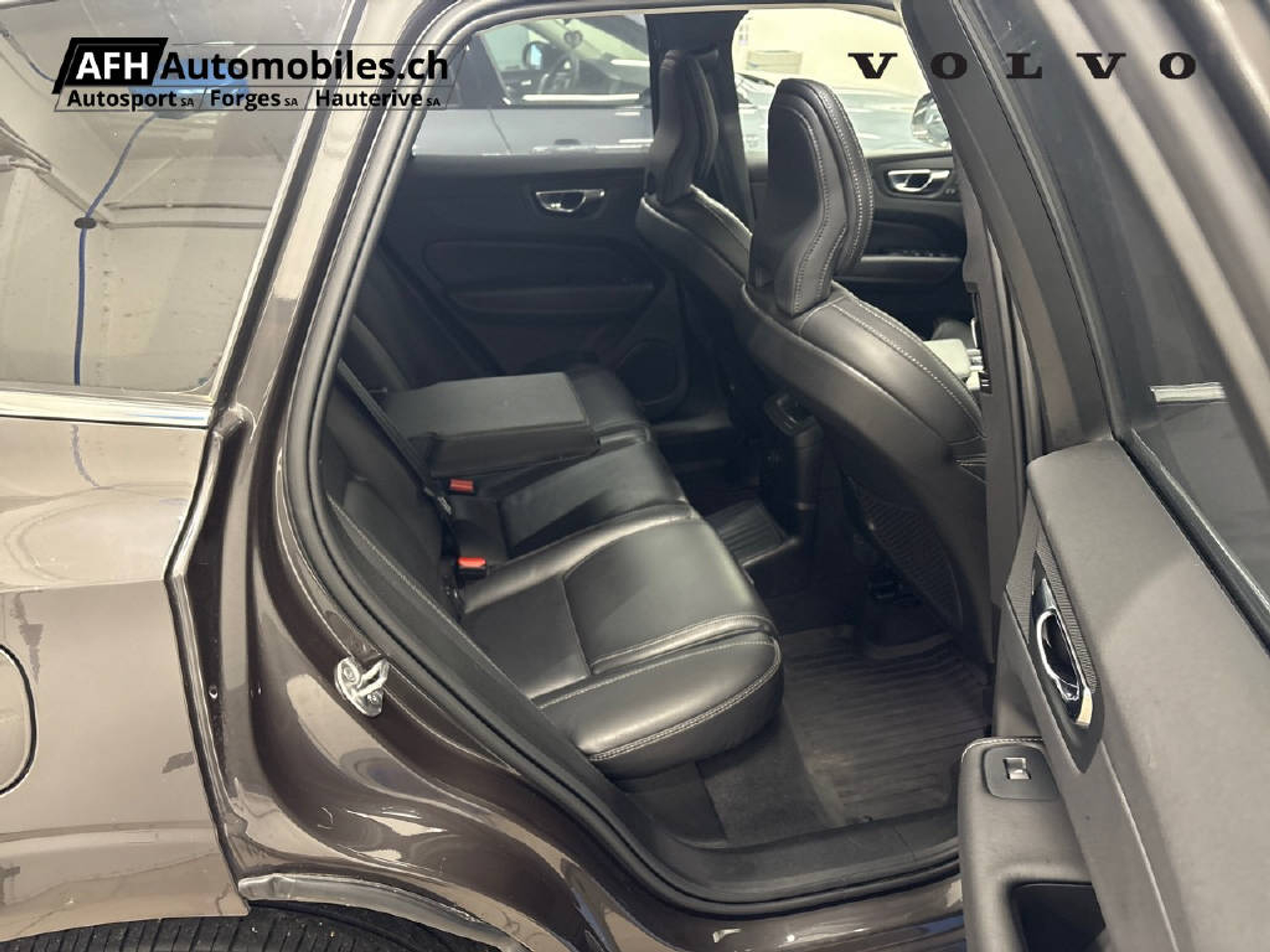 listing desktop thumbnail image 7