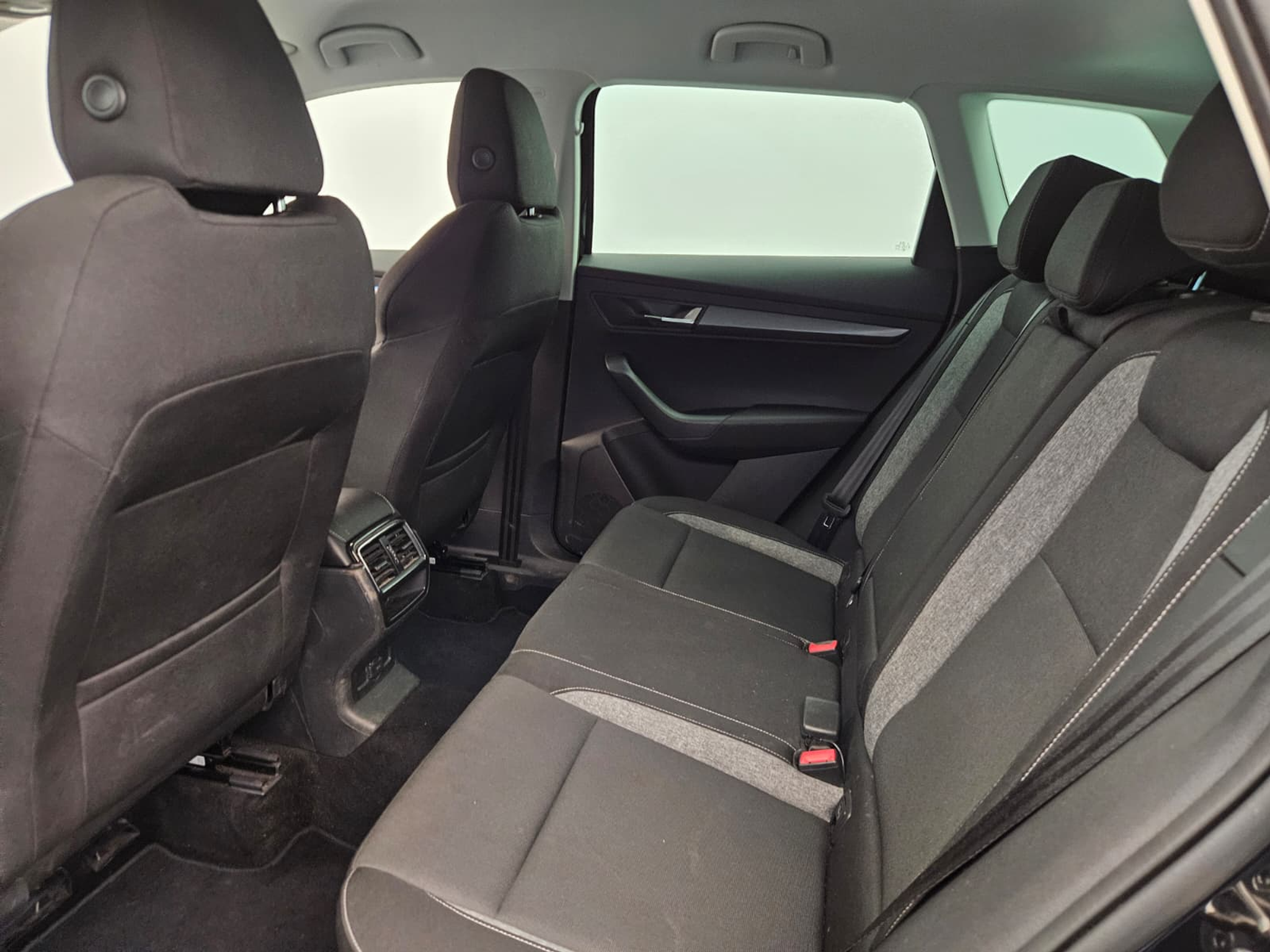 listing desktop thumbnail image 12