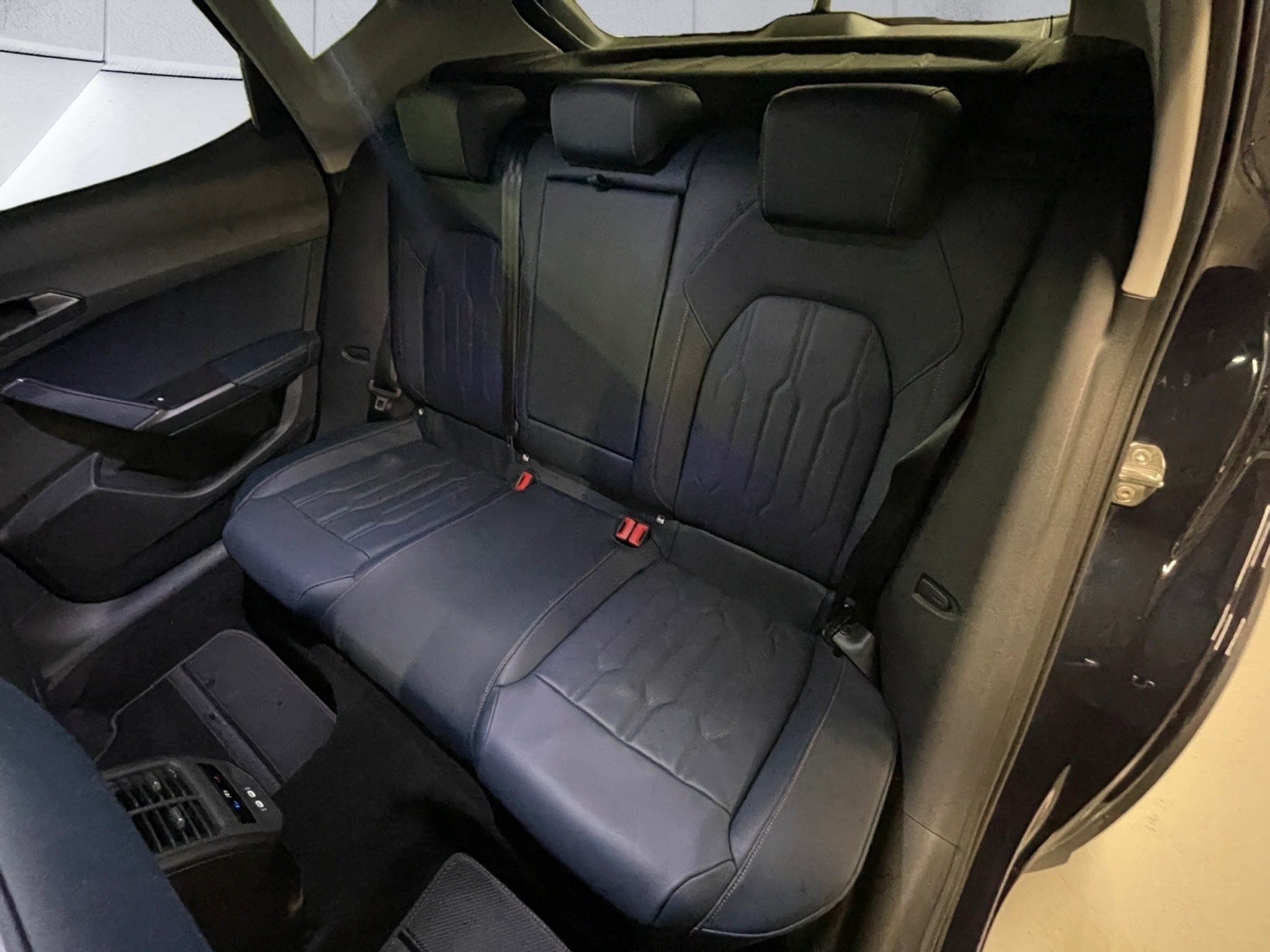 listing desktop thumbnail image 15