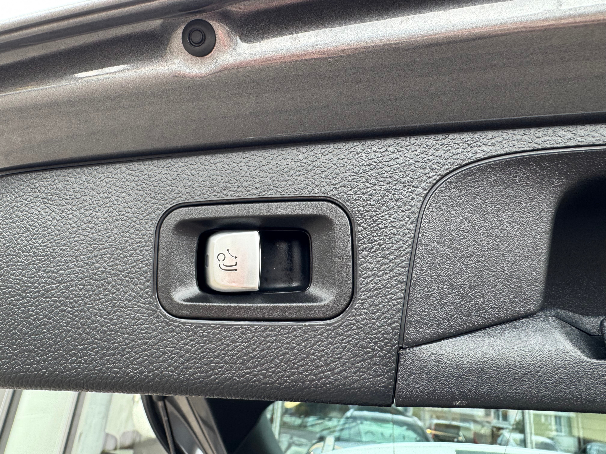 listing desktop thumbnail image 26