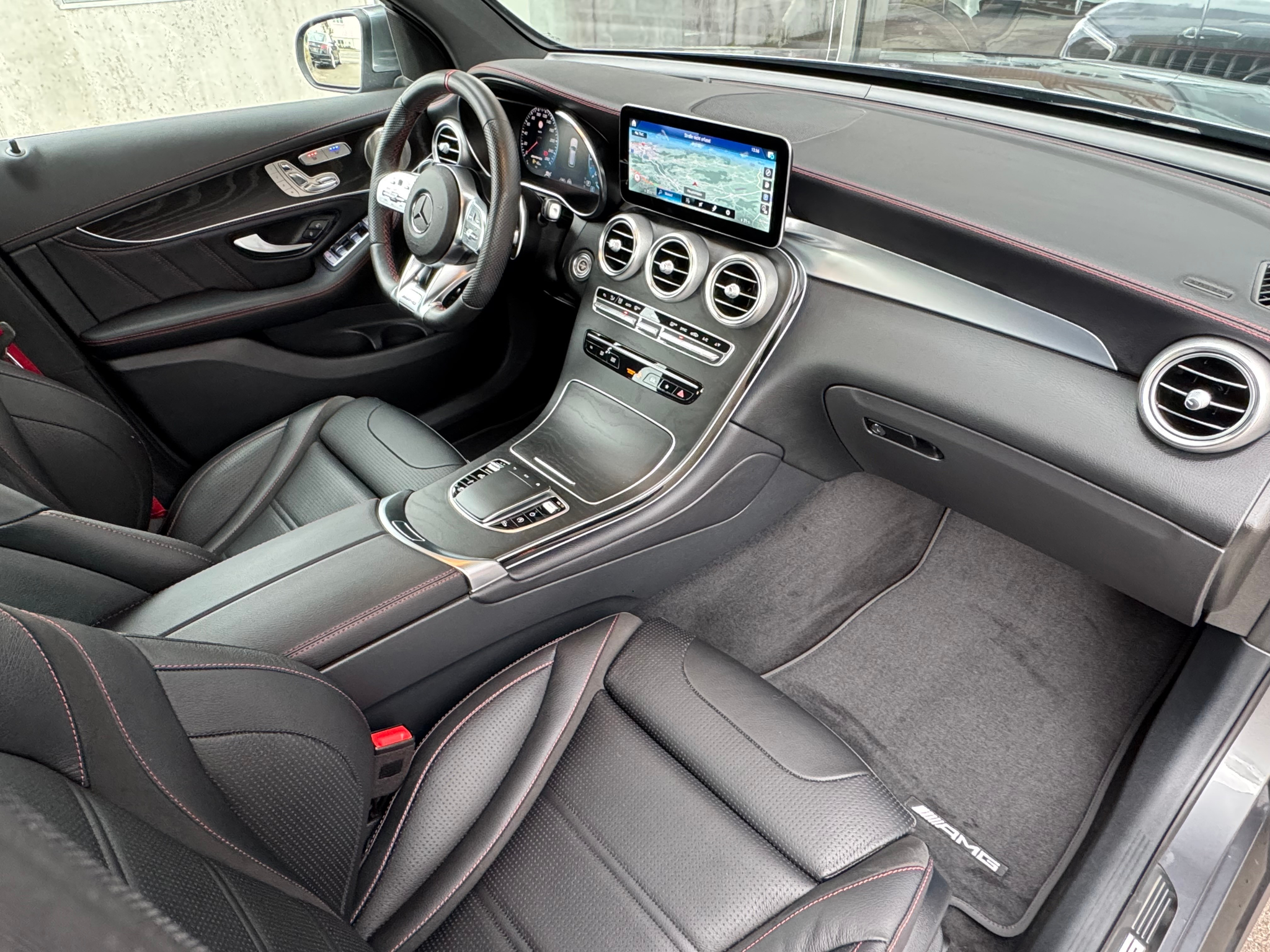 listing desktop thumbnail image 15