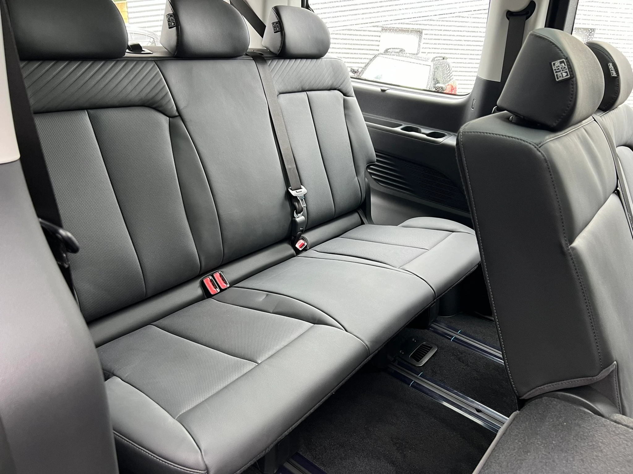 listing desktop thumbnail image 9