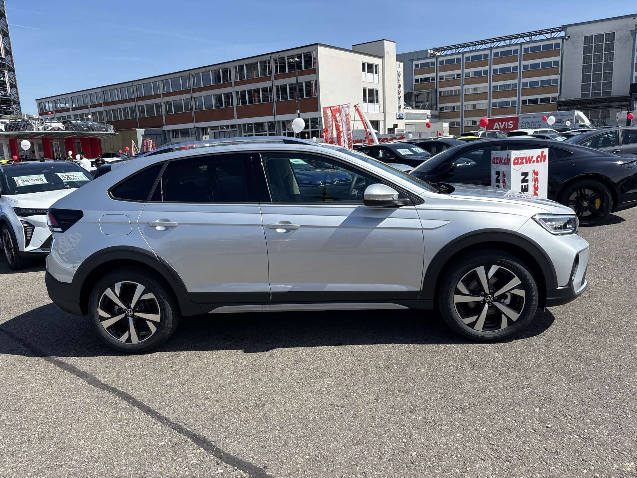 listing desktop thumbnail image 13