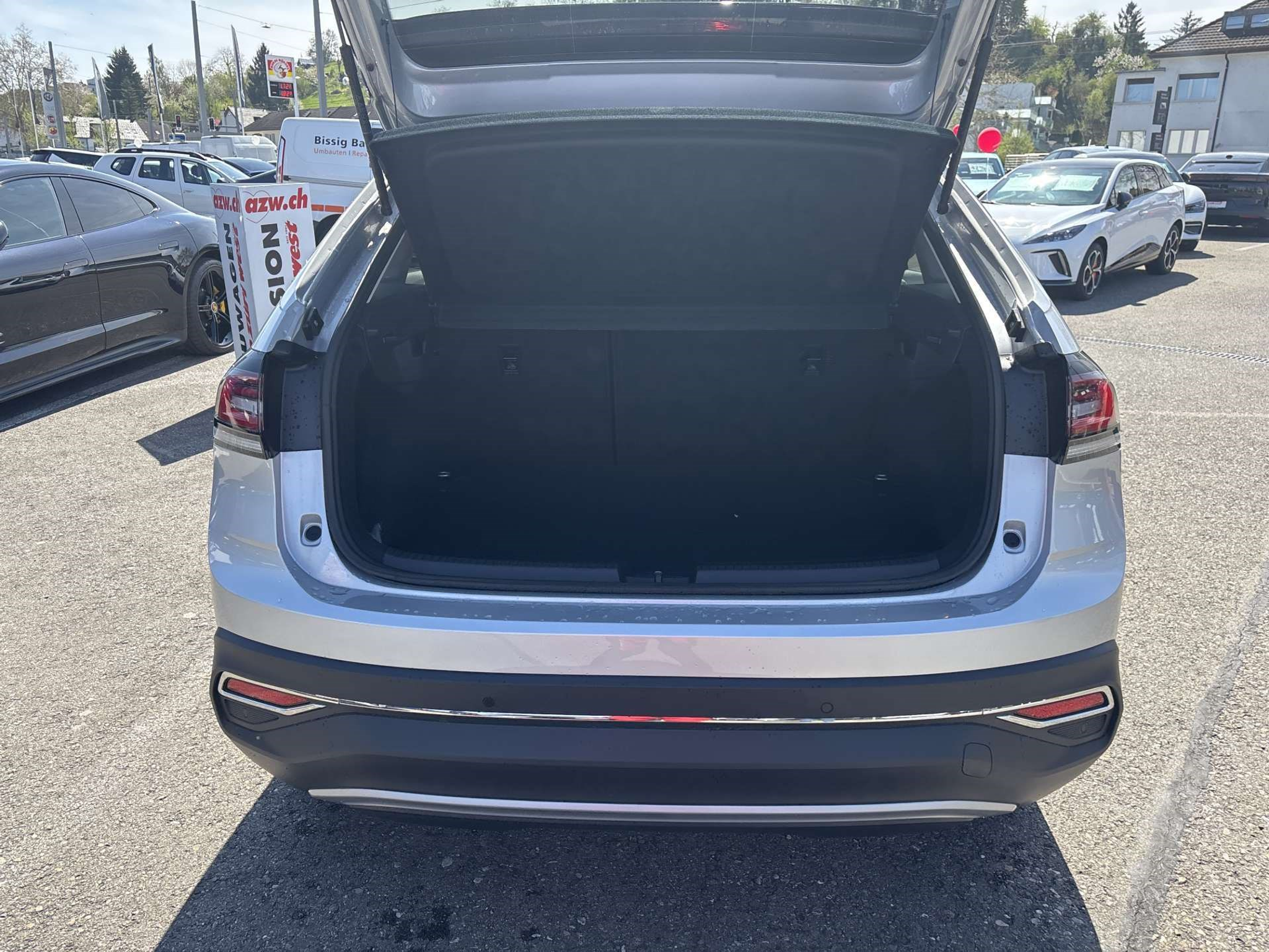 listing desktop thumbnail image 7