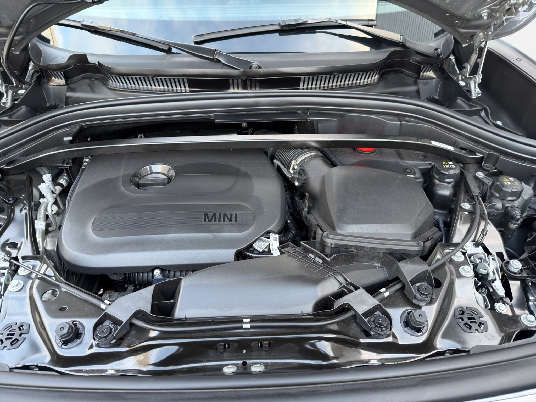 listing desktop thumbnail image 9