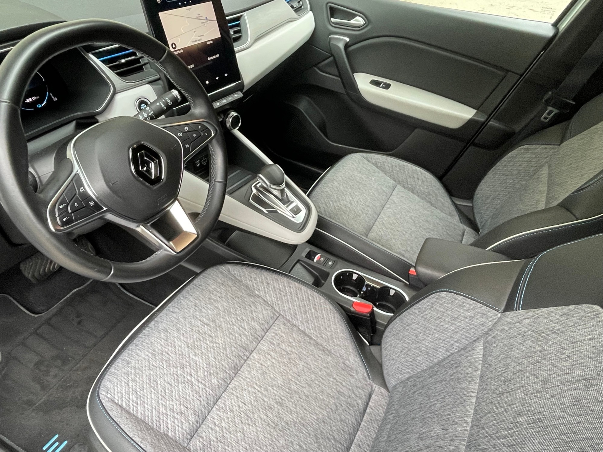 listing desktop thumbnail image 3