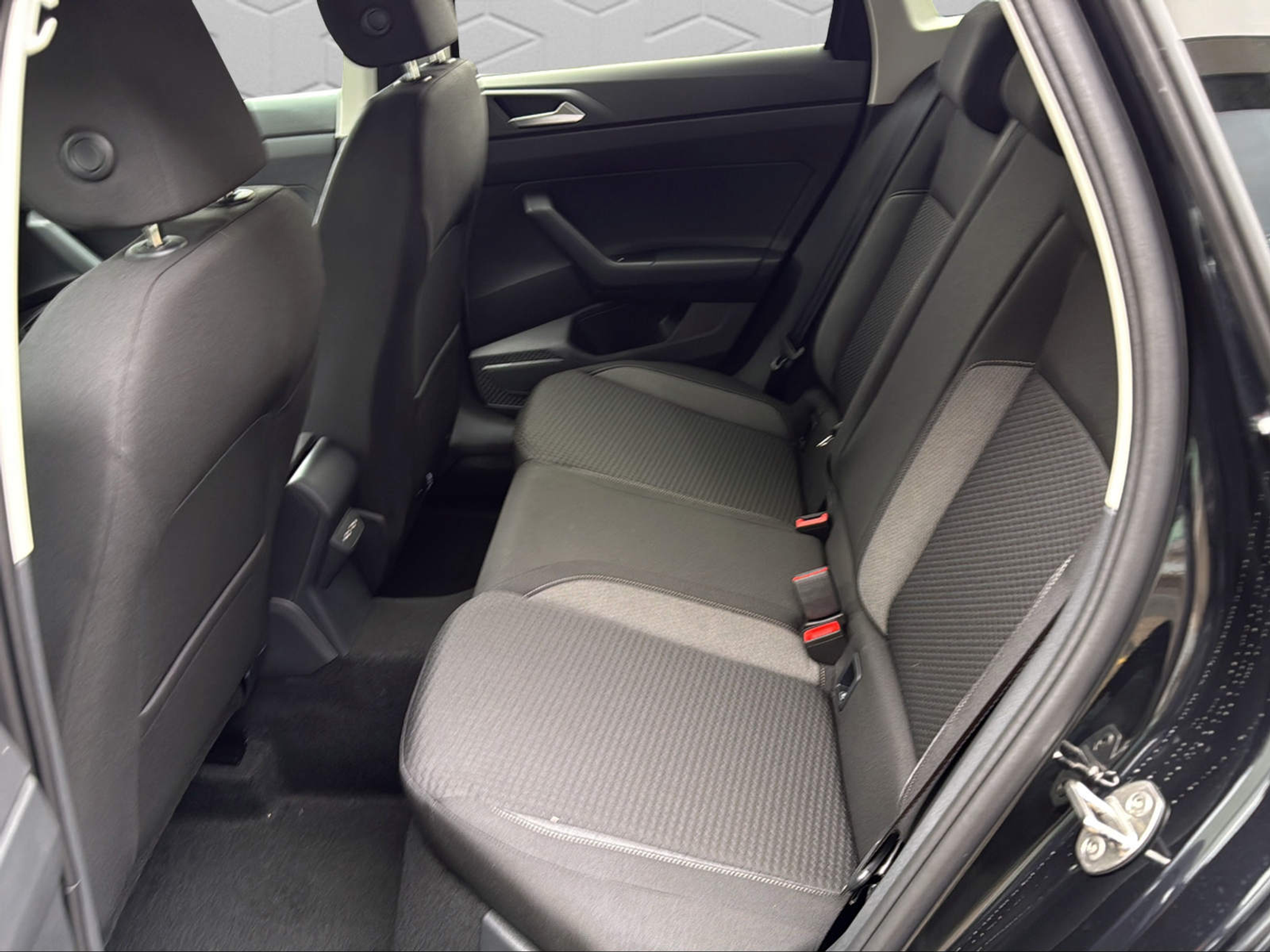 listing desktop thumbnail image 12