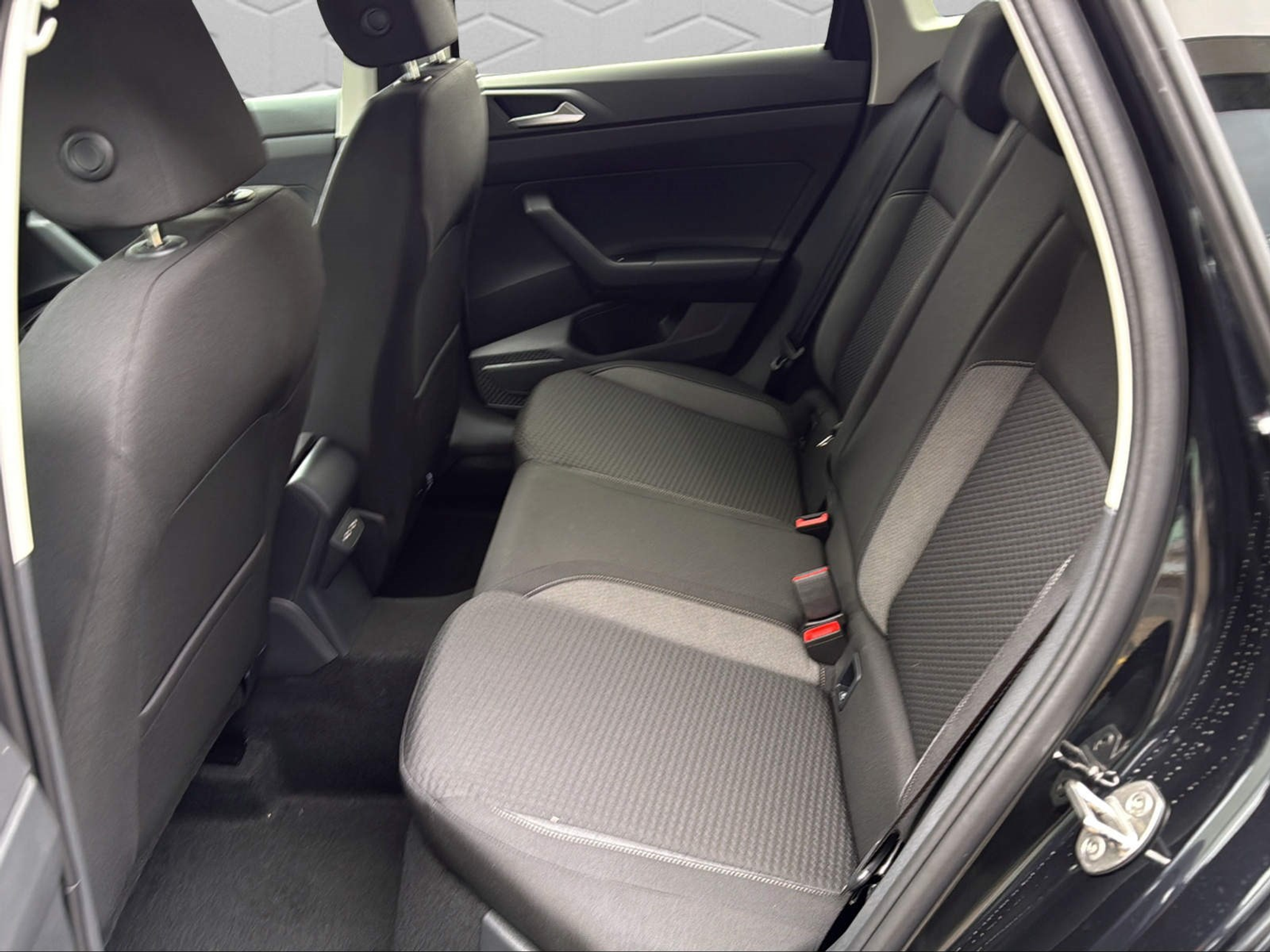 listing desktop thumbnail image 12