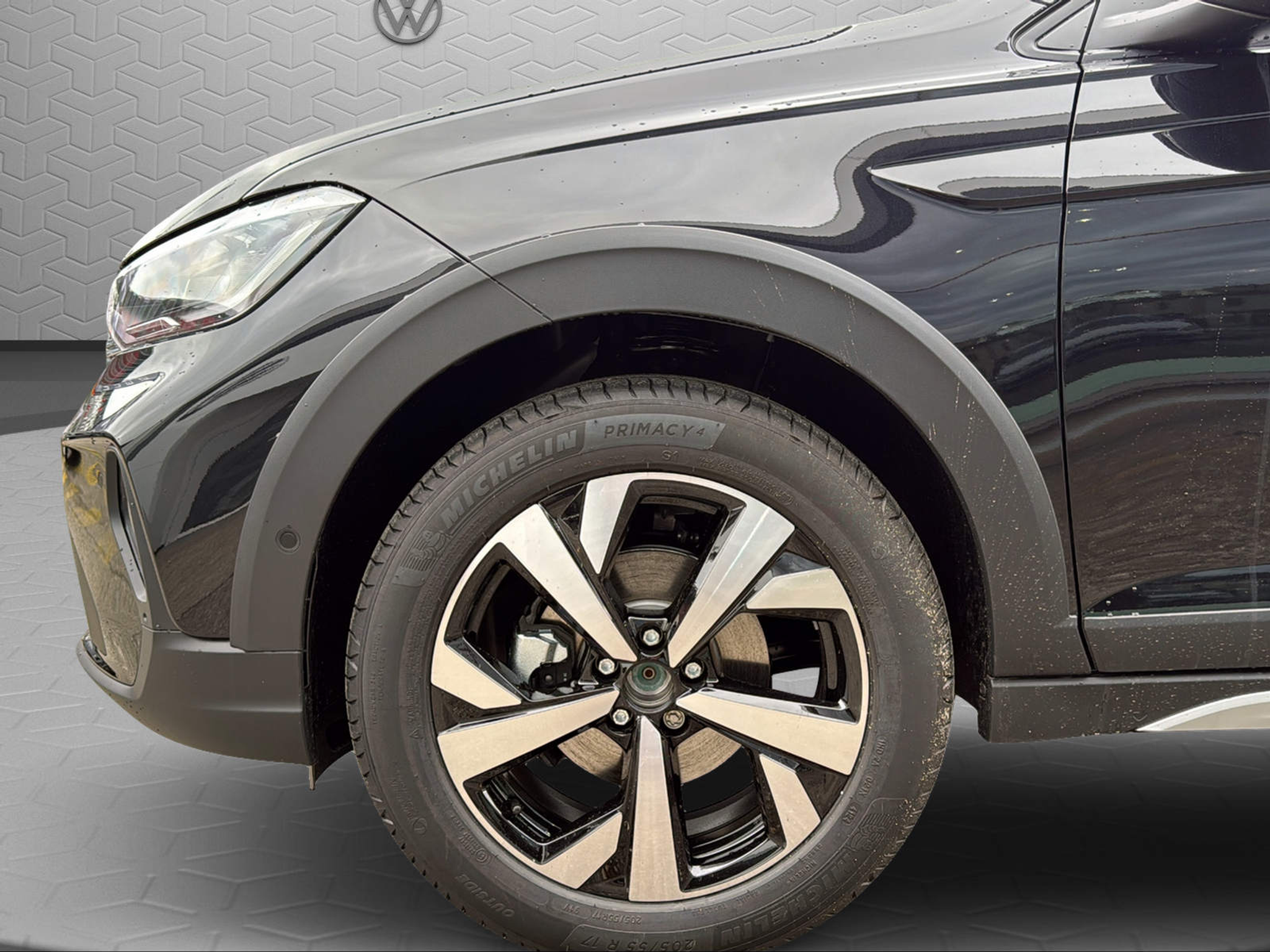 listing desktop thumbnail image 5