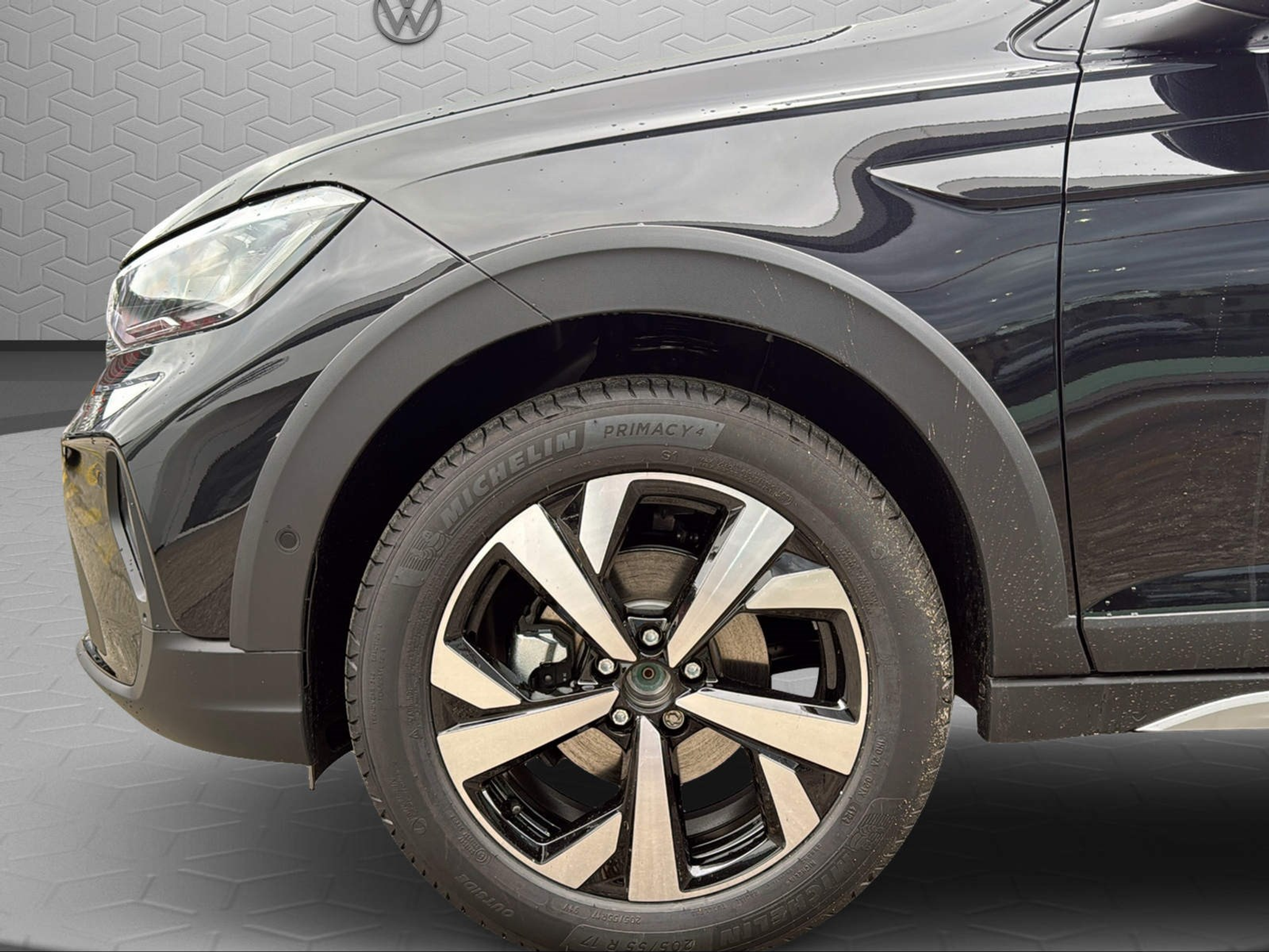 listing desktop thumbnail image 5