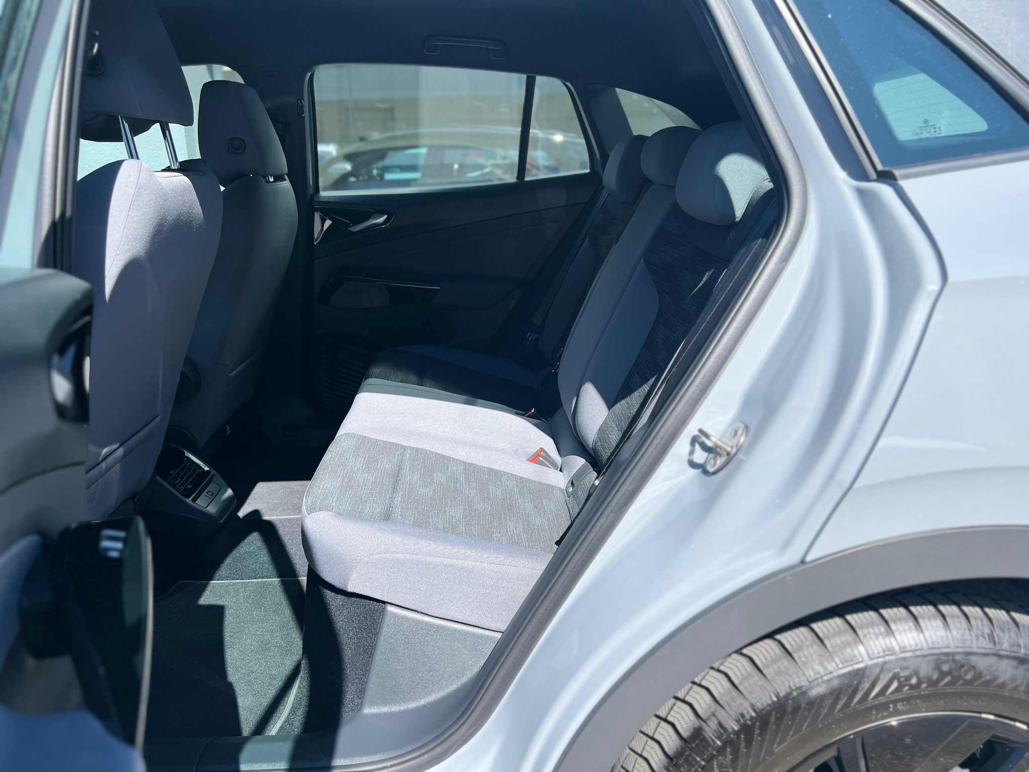 listing desktop thumbnail image 8