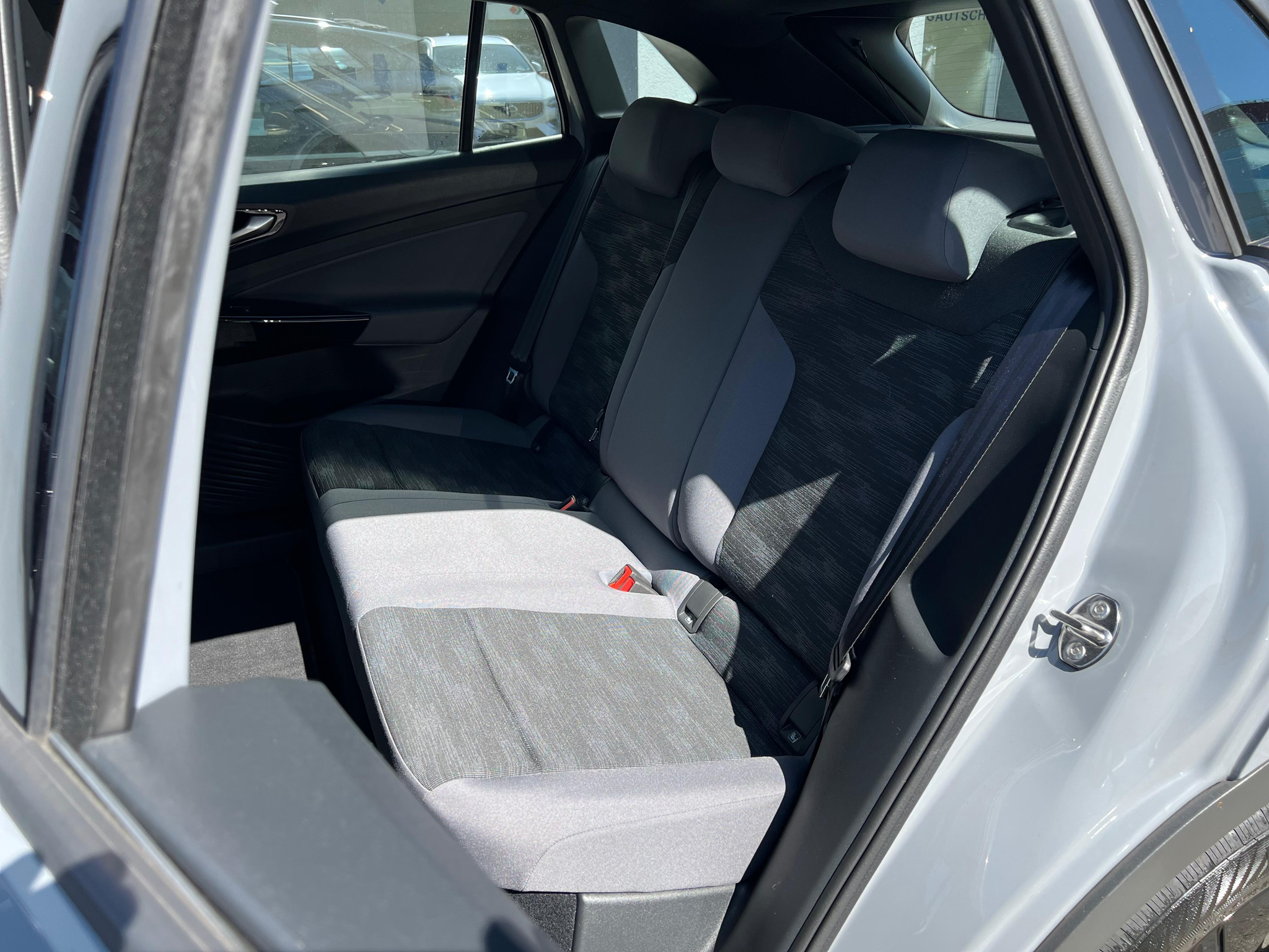 listing desktop thumbnail image 9