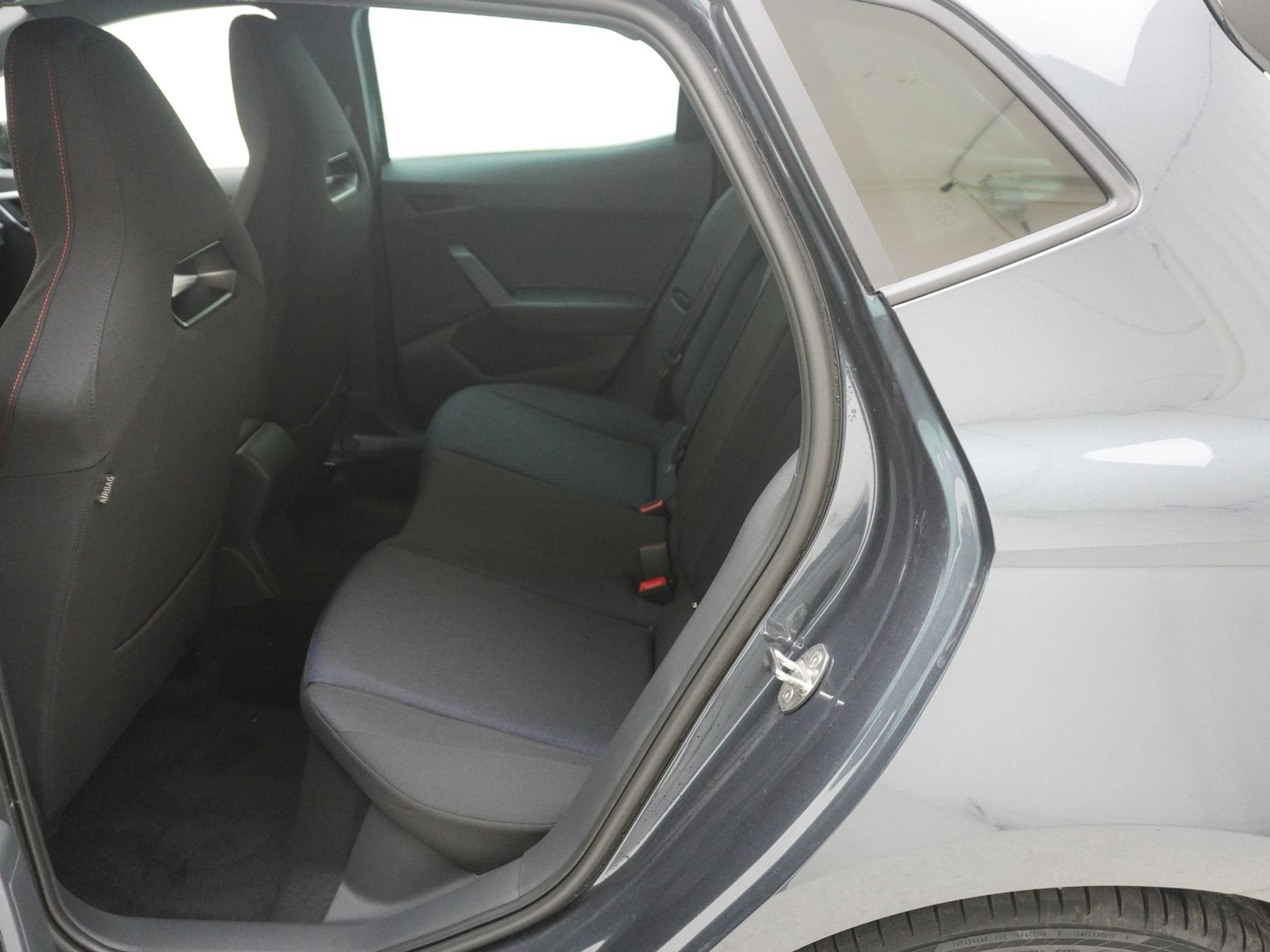 listing desktop thumbnail image 13