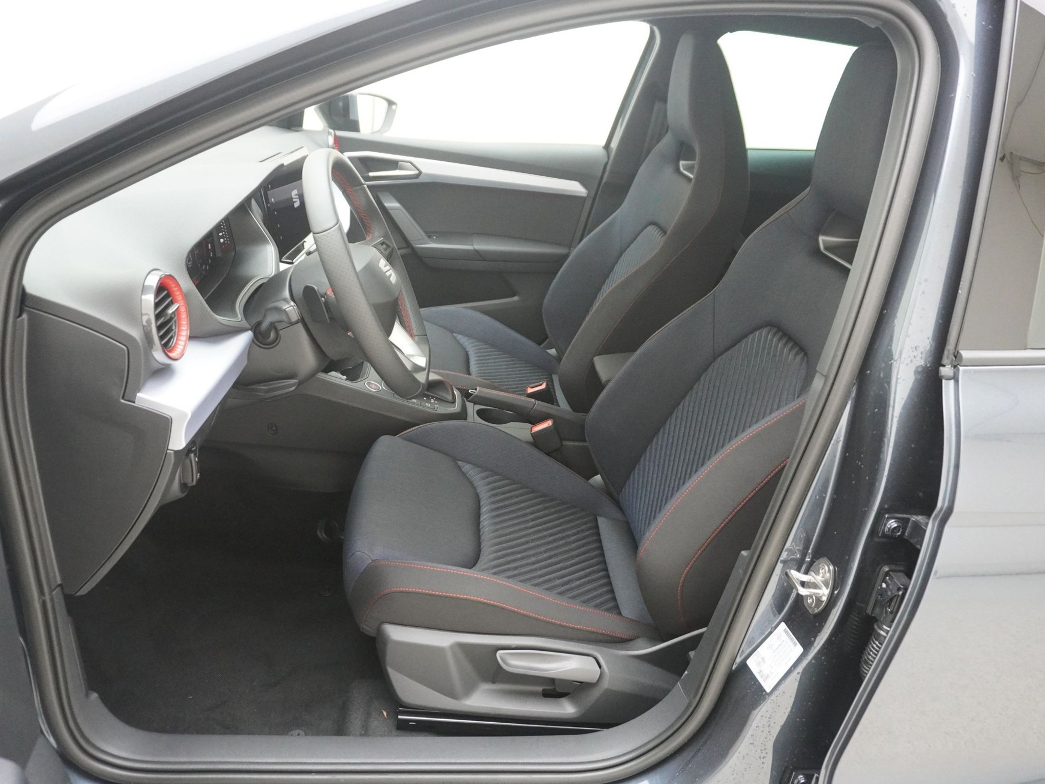 listing desktop thumbnail image 11