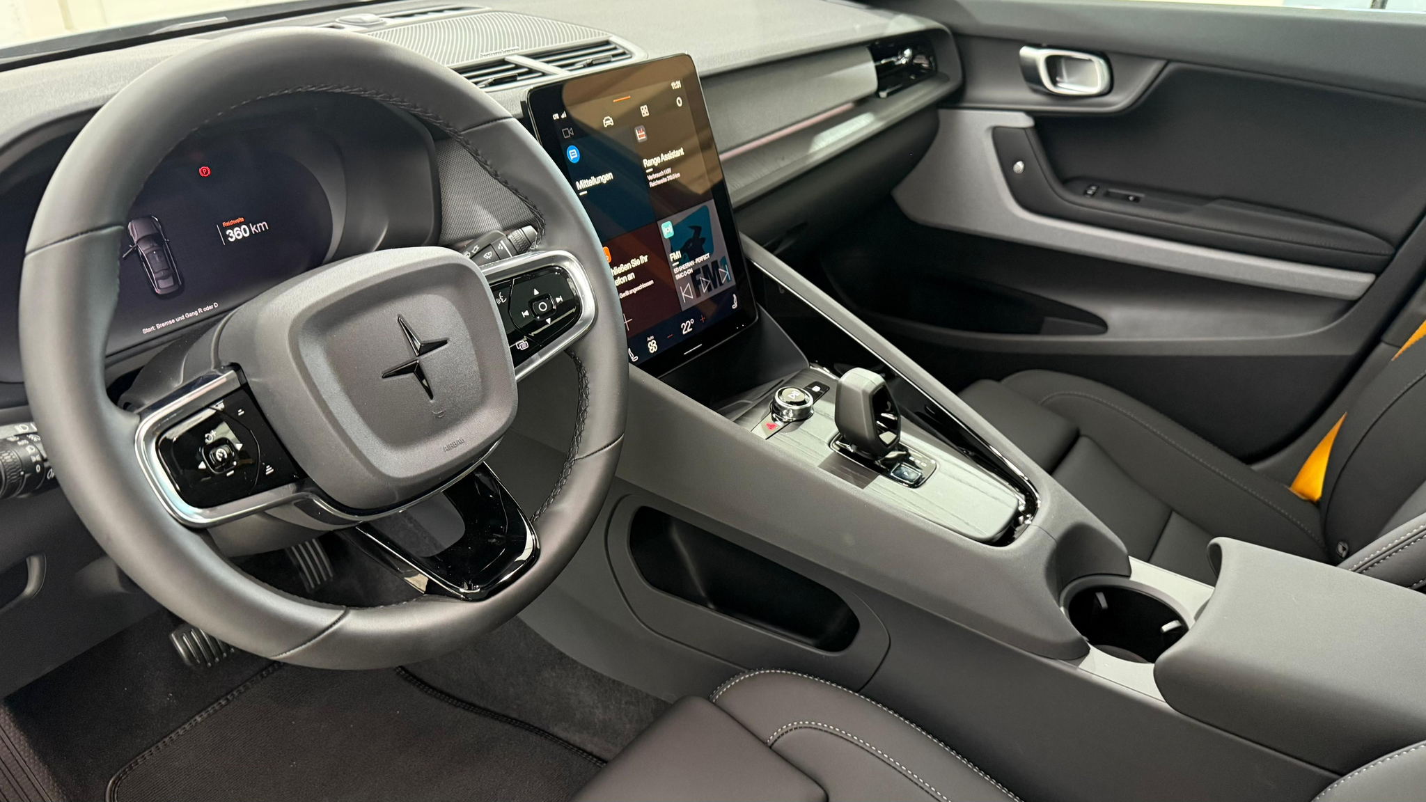 listing desktop thumbnail image 3