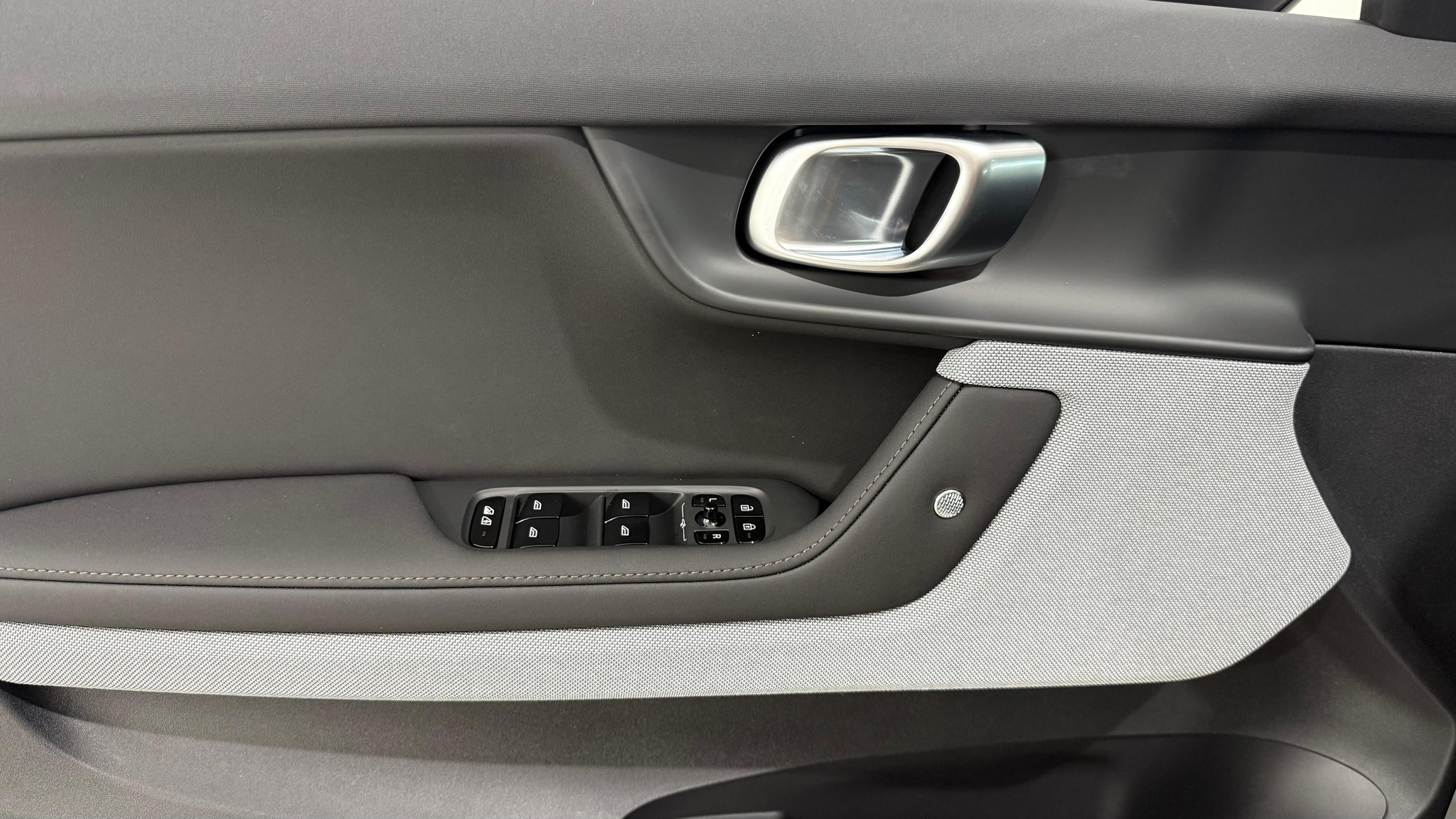 listing desktop thumbnail image 14