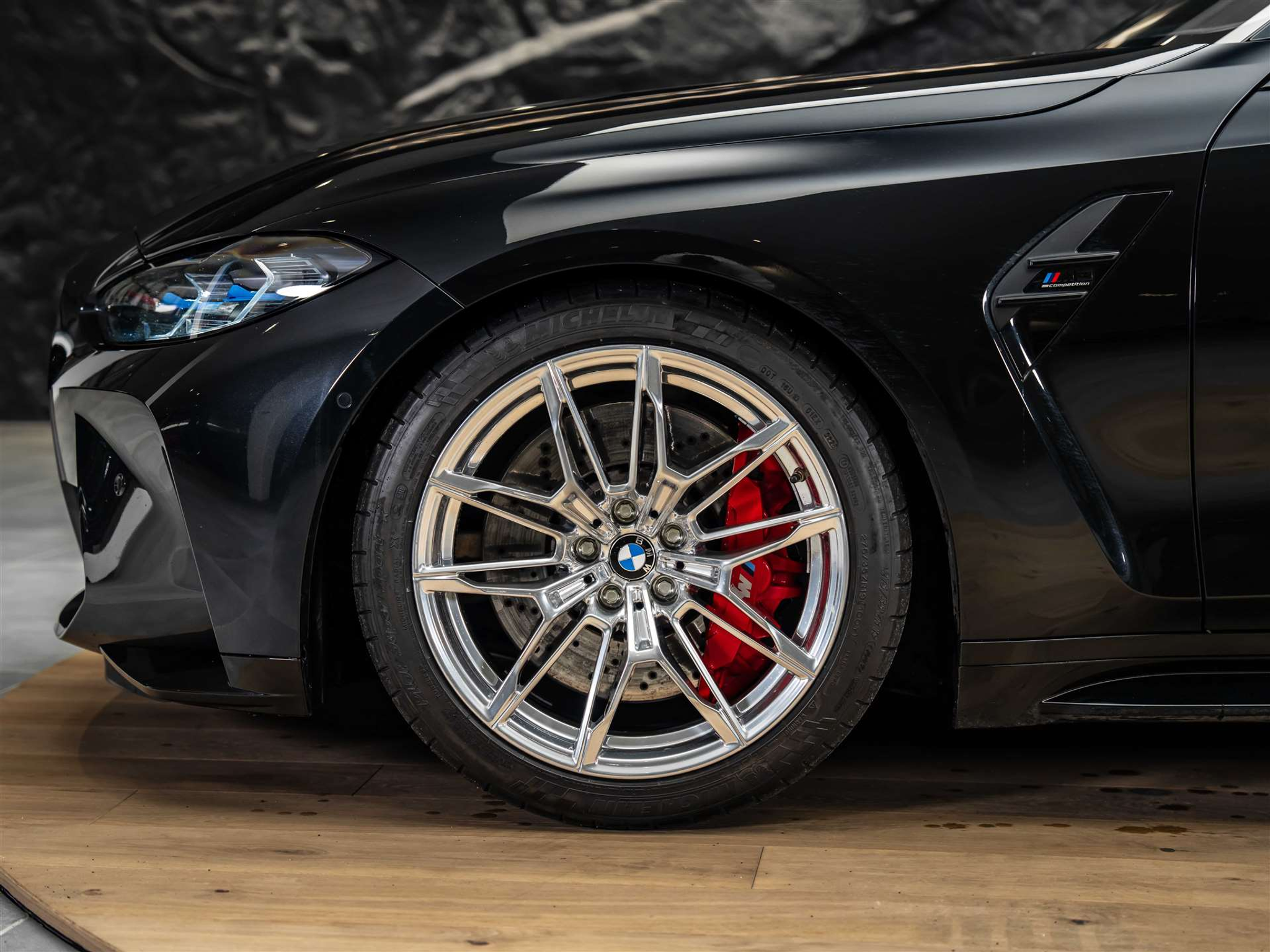 listing desktop thumbnail image 17