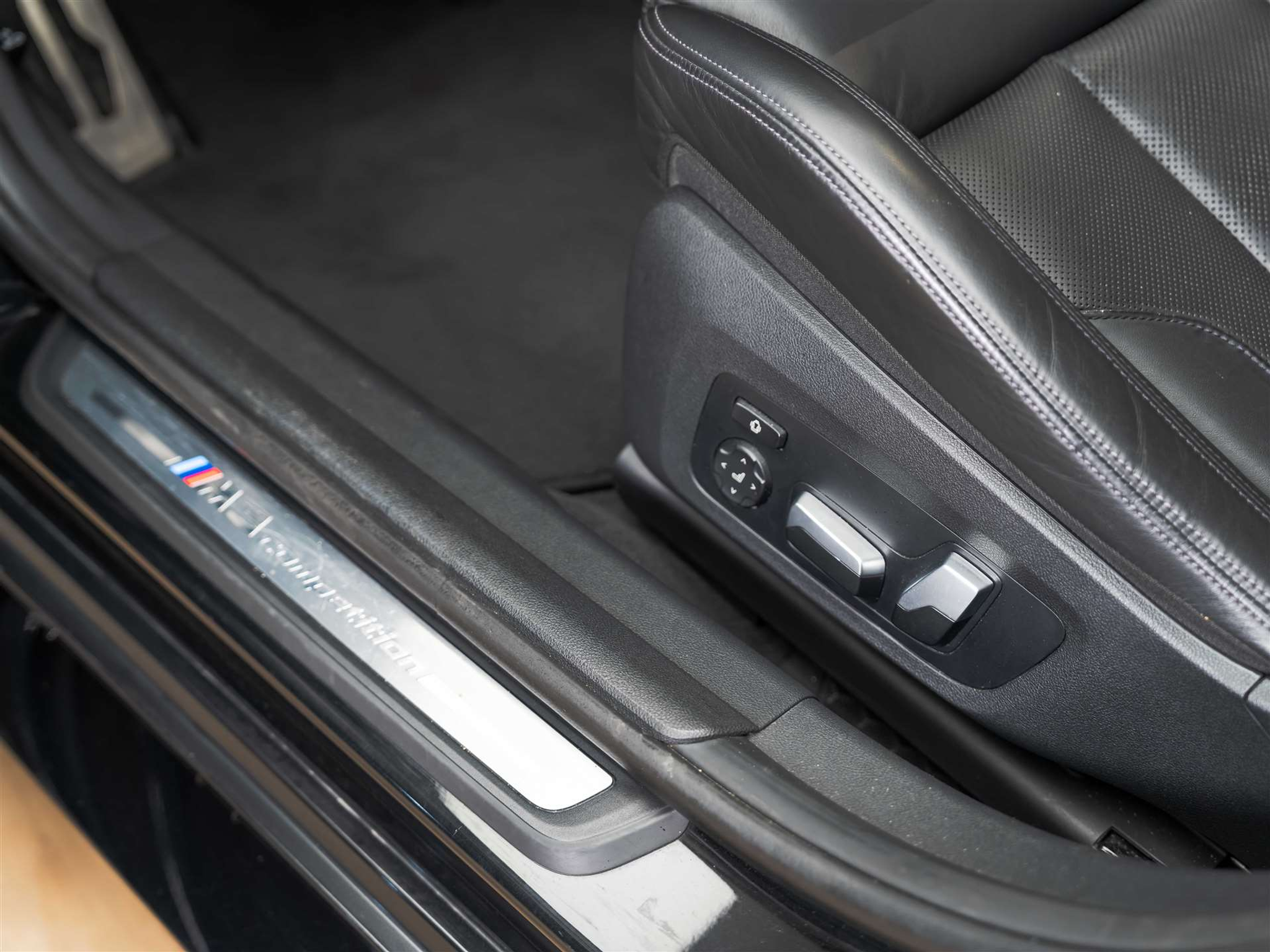 listing desktop thumbnail image 25